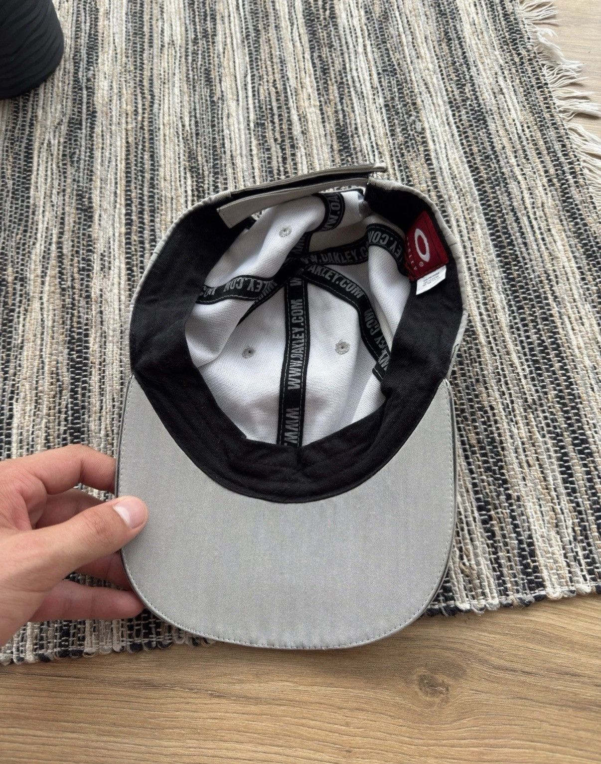 Oakley OAKLEY VINTAGE SOFTWARE RED TEGS 00s RARE CAP HAT ONE SIZE Size ONE SIZE - 8 Thumbnail