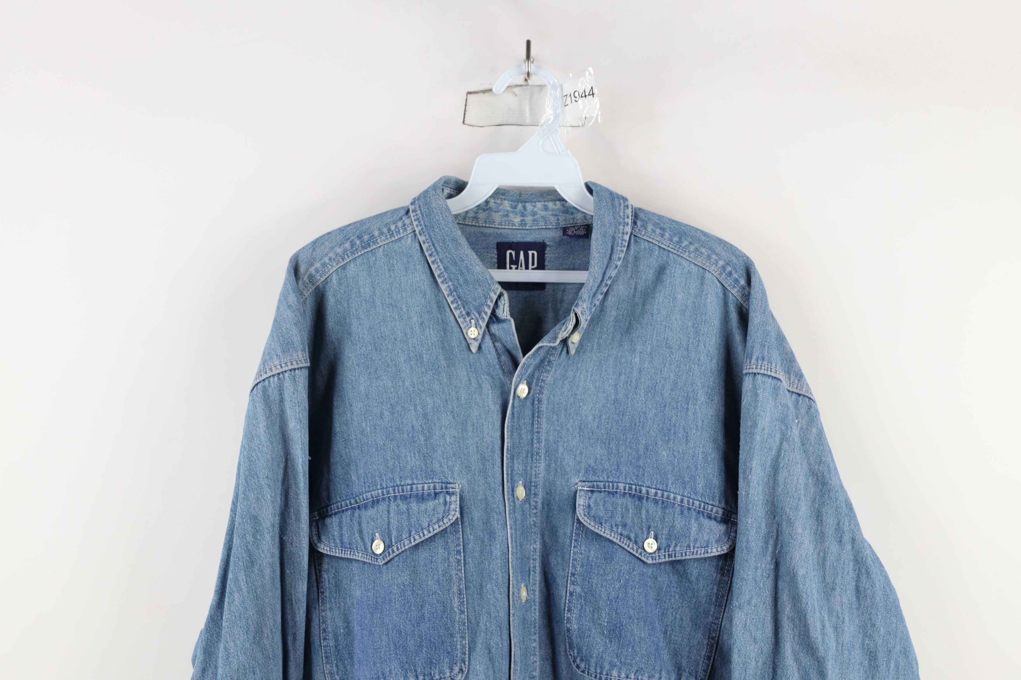 Gap × Vintage Vintage 90s Gap Denim Jean Button Down Shirt Blue Cotton Size US L / EU 52-54 / 3 - 2 Thumbnail