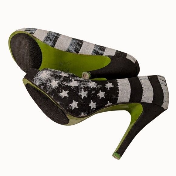 Betsey Johnson Abbey Dawn by Avril Lavigne Black and White Striped 5" Heels Size US 8.5 / IT 38.5 - 6 Thumbnail