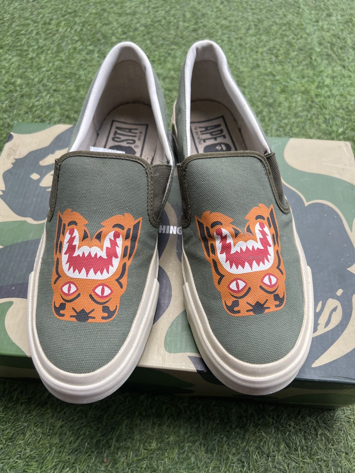 Bape Rare 💥Bape Slip On Tiger Green Olive Made in Japan Size US 9 / EU 42 - 4 Thumbnail