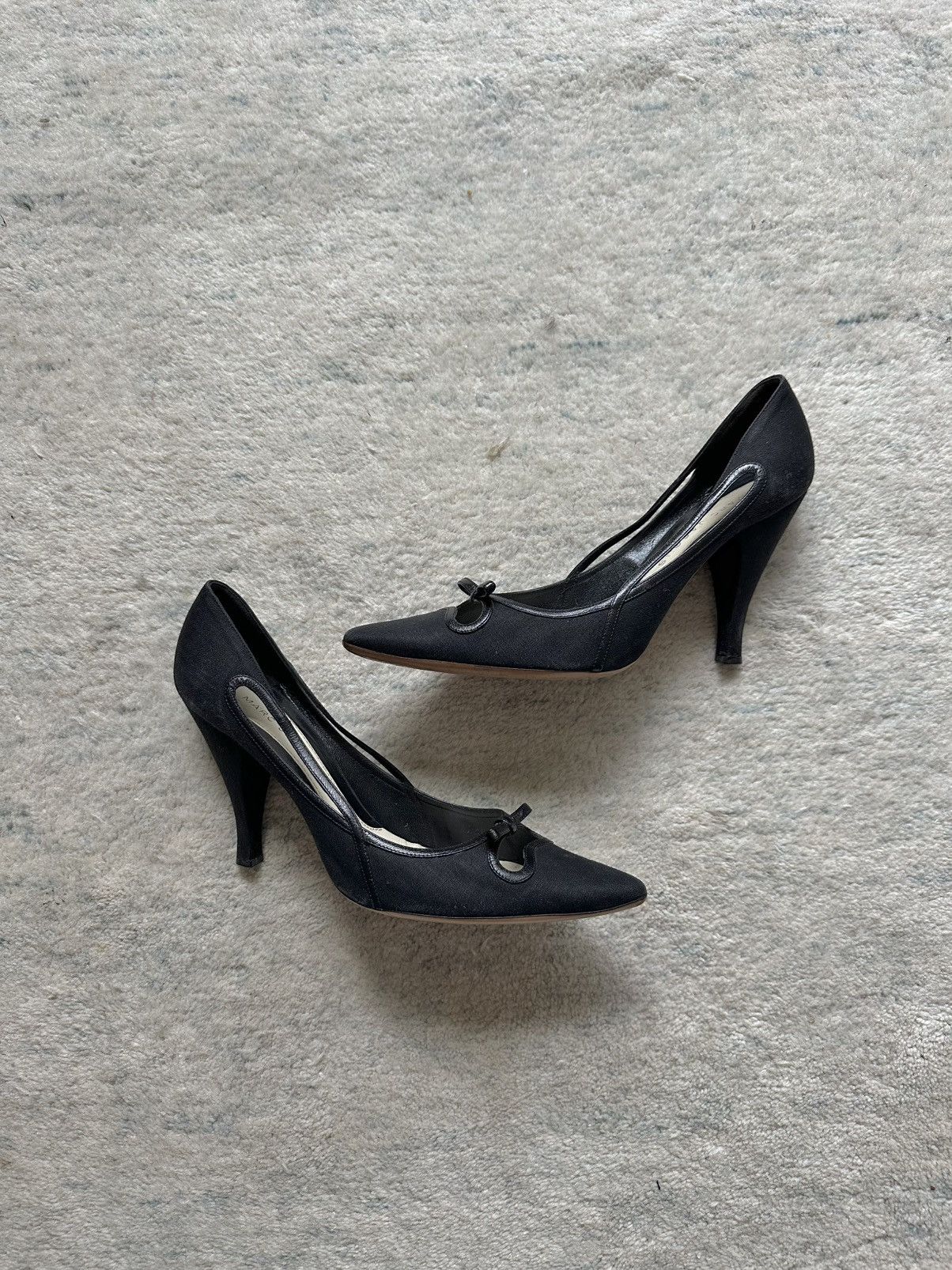 Marc Jacobs Vintage 90s Marc Jacobs Heels Cut Out Black Pump Bow Size US 9 / IT 39 - 2 Thumbnail