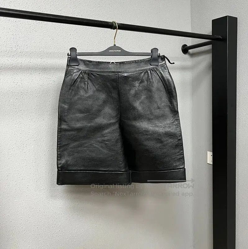 Valentino Valentino Black Leather Womens Shorts . Size 30" / US 8 / IT 44 - 1 Thumbnail