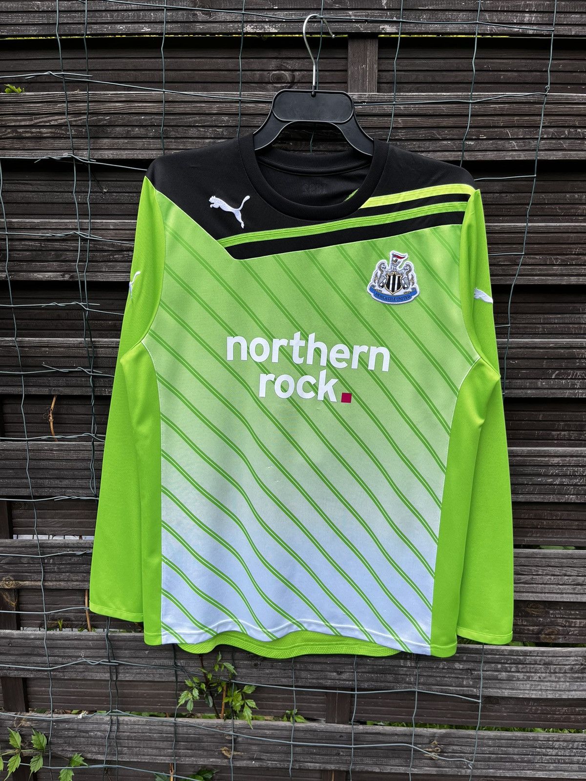 Puma × Vintage ⚽️ NEWCASTLE UNITED GOALKEEPER SOCCER JERSEY FOOTBALL SHIRT Size US L / EU 52-54 / 3 - 1 Thumbnail
