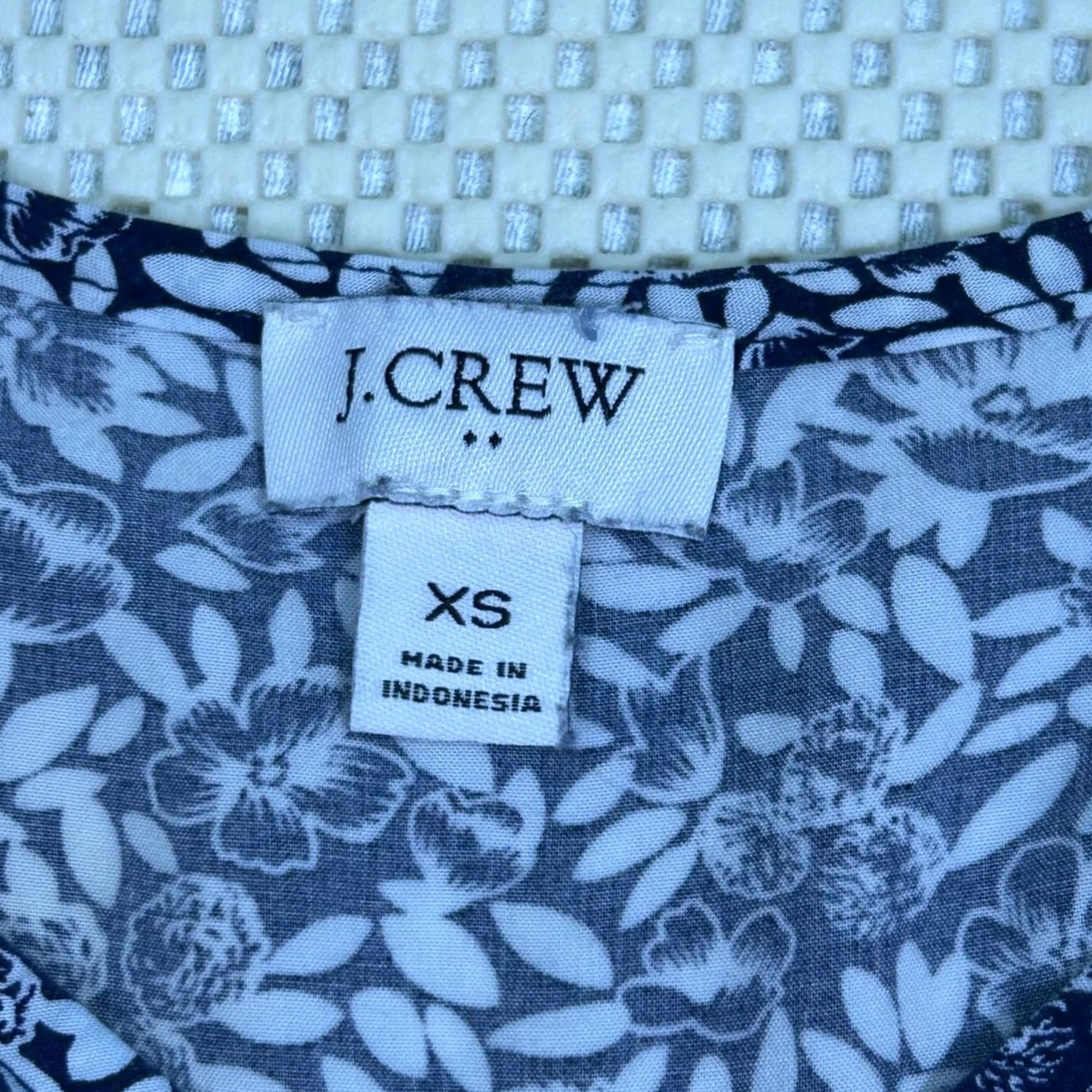 J.Crew J. Crew Floral Print V Neck Tiered Short Sleeve Mini Casual Dress XS Women Size 26" / US 2 / IT 38 - 6 Thumbnail
