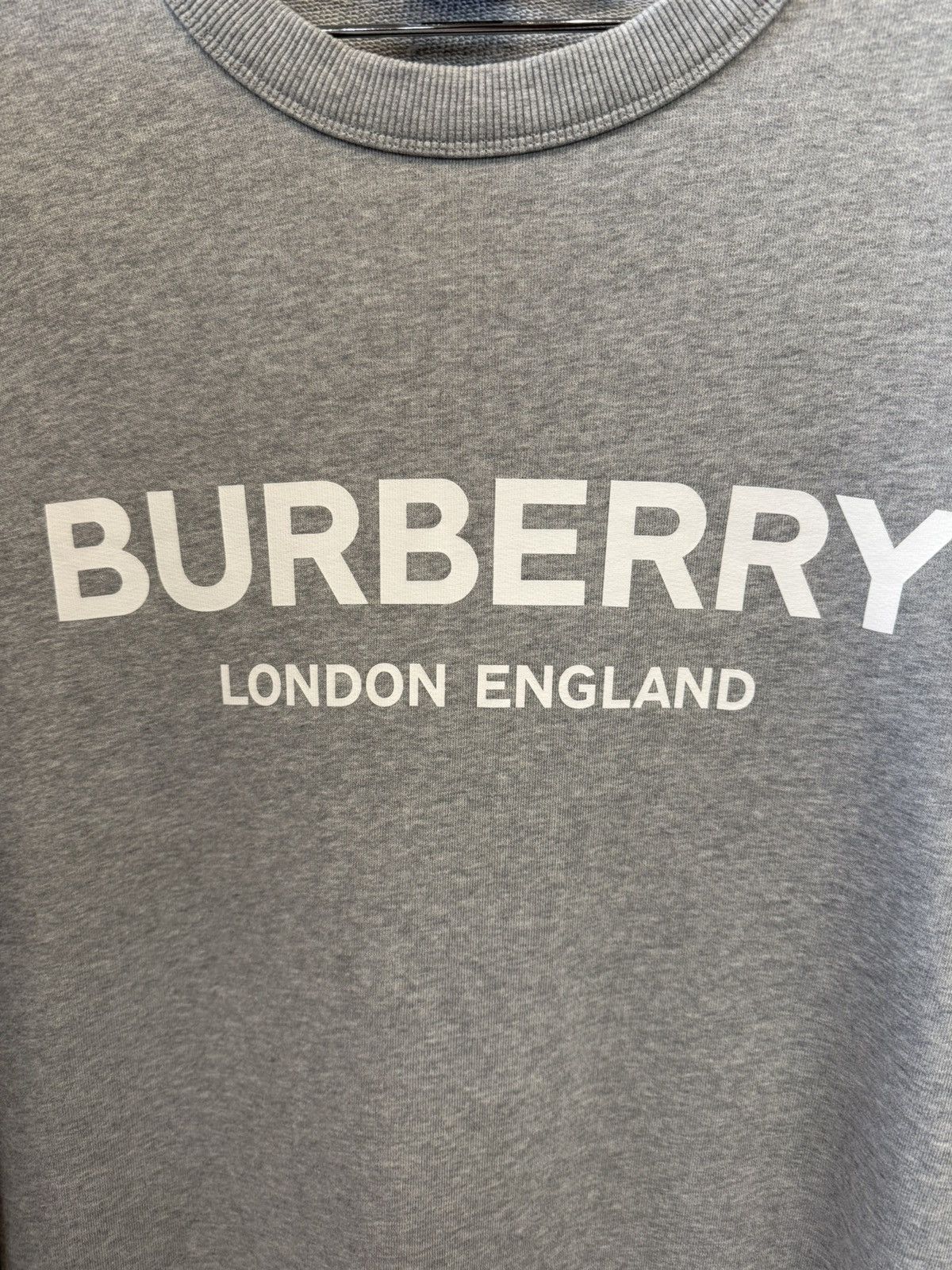 Burberry BURBERRY GREY CREWNECK SIZE L Size US L / EU 52-54 / 3 - 2 Thumbnail