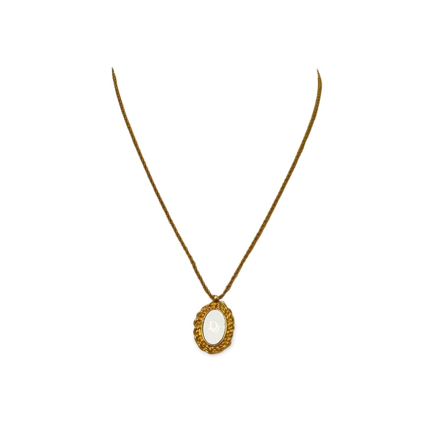 Dior Vintage Christian Dior oval shape pendant top necklace Size ONE SIZE - 8 Thumbnail
