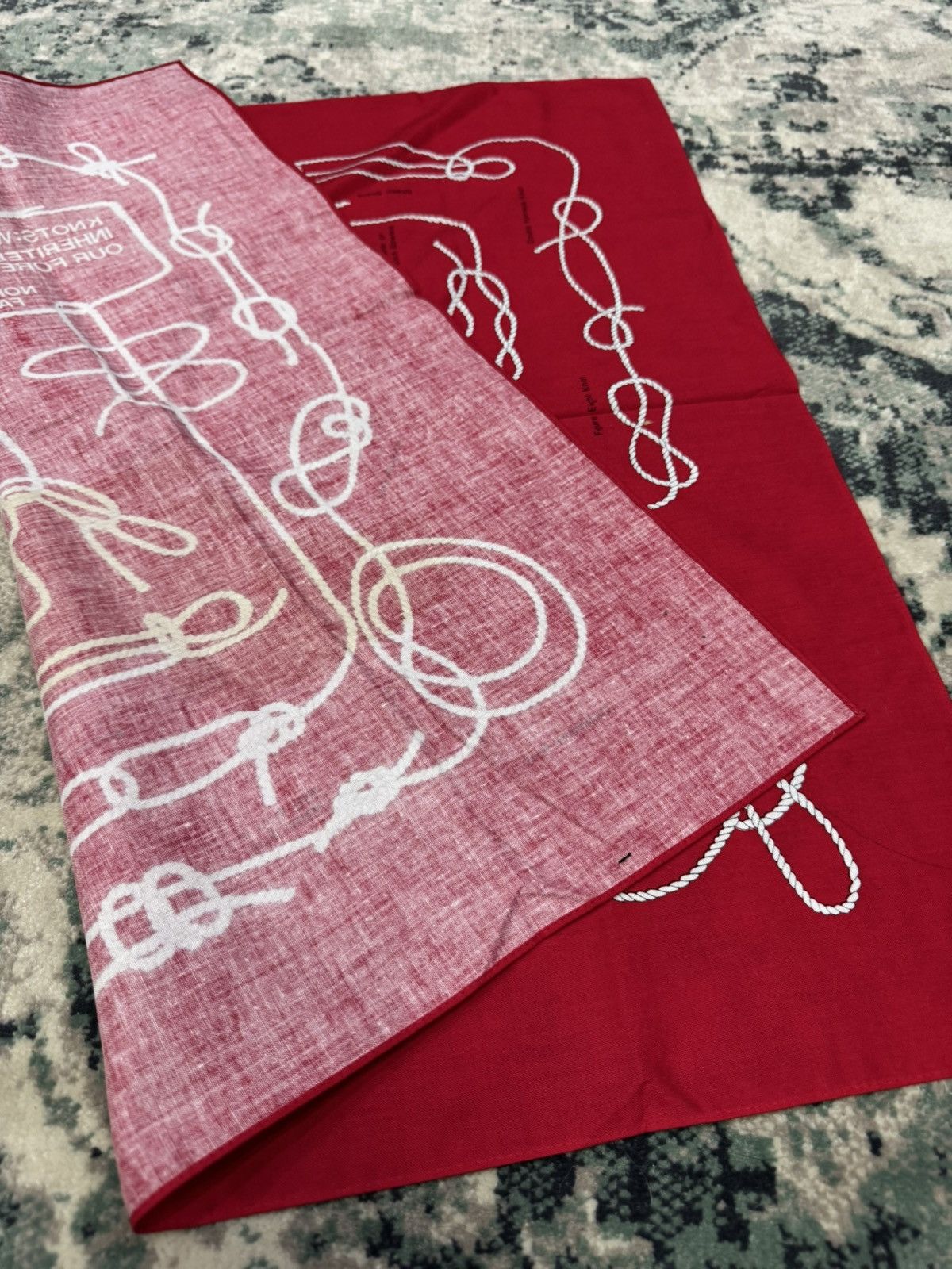 The North Face THE NORTH FACE KNOTS PRINTED HANDKERCHIEF SCARF Size ONE SIZE - 2 Thumbnail