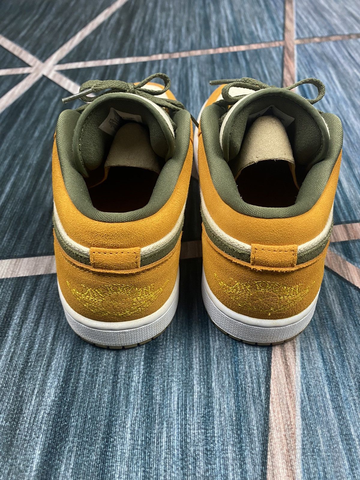 Jordan Brand × Nike AIR JORDAN 1 LOW SE Size US 8.5 / EU 41-42 - 8 Thumbnail