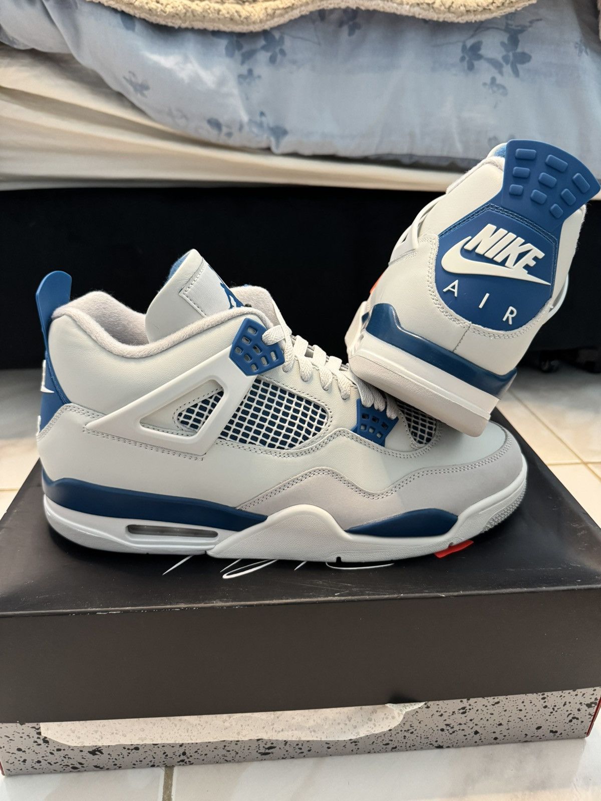 Jordan Brand Air Jordan 4 Military Blue 2024 DS Size 12 OG All Size US 12 / EU 45 - 1 Thumbnail