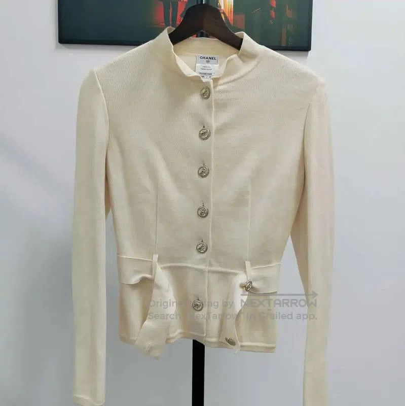 Chanel Chanel Beige Wool Long Sleeve Cardigan . Size M / US 6-8 / IT 42-44 - 1 Thumbnail