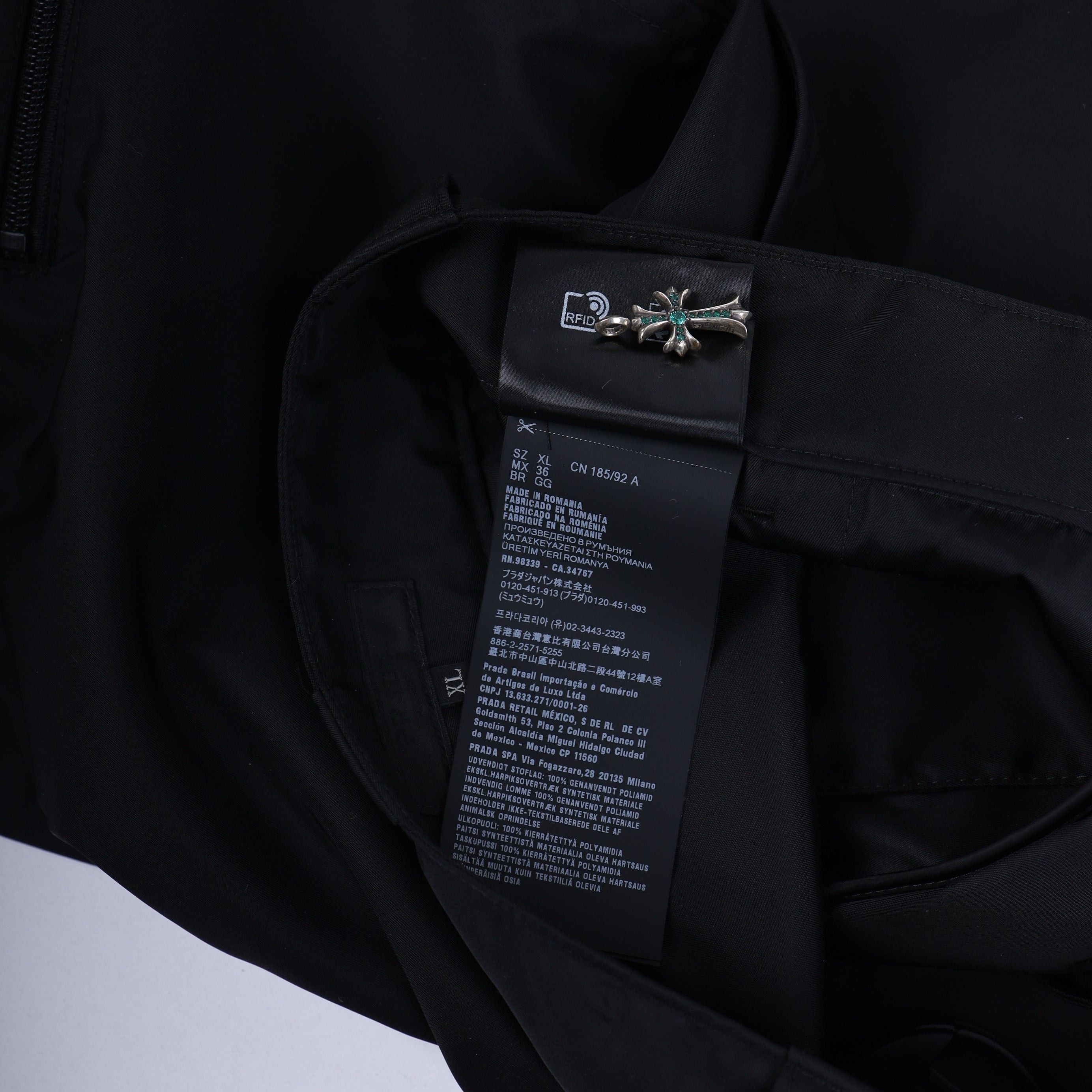Prada PRADA NYLON CARGO SHORTS Size US 36 / EU 52 - 12 Thumbnail