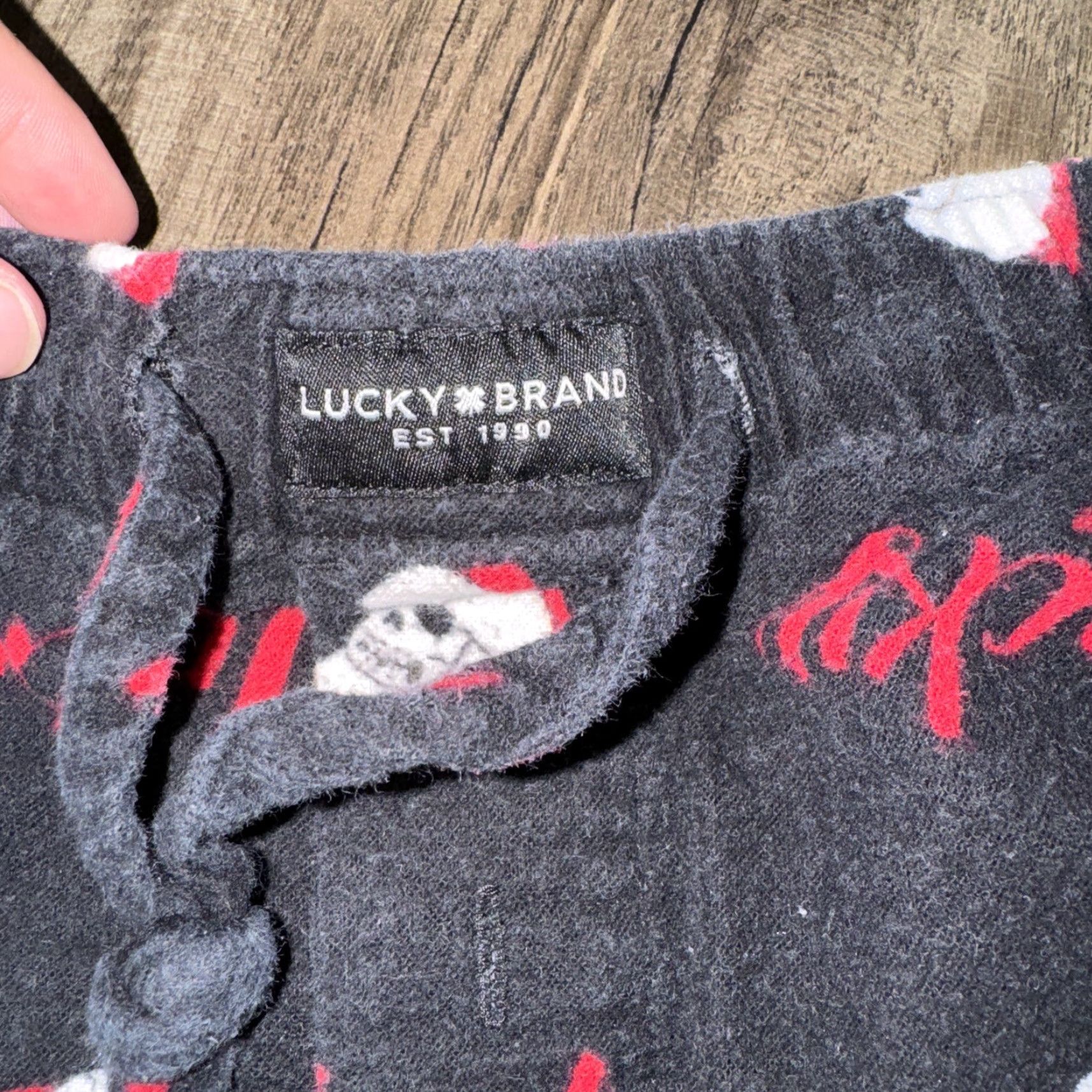 Lucky Brand Lucky Brand Pajama Bottoms Skull Christmas Print Black 32x26 Large Men L Christmas Skull Print Black Pajama Pants 32x26 Large Mens Size US 33 - 3 Thumbnail
