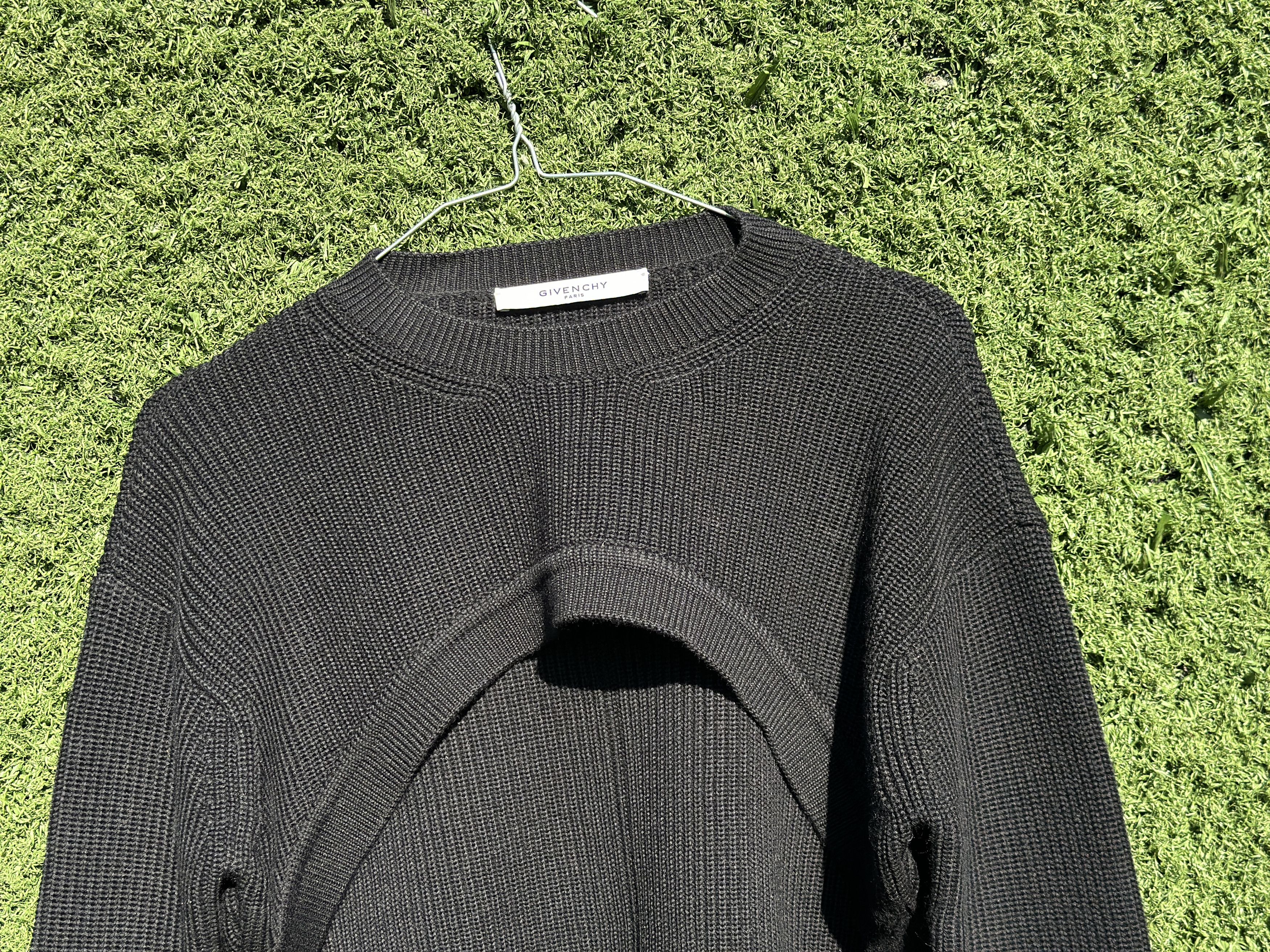 Givenchy Givenchy Paris Cropped Wool Knit Sweater Cut Out Bolero S Size S / US 4 / IT 40 - 7 Thumbnail