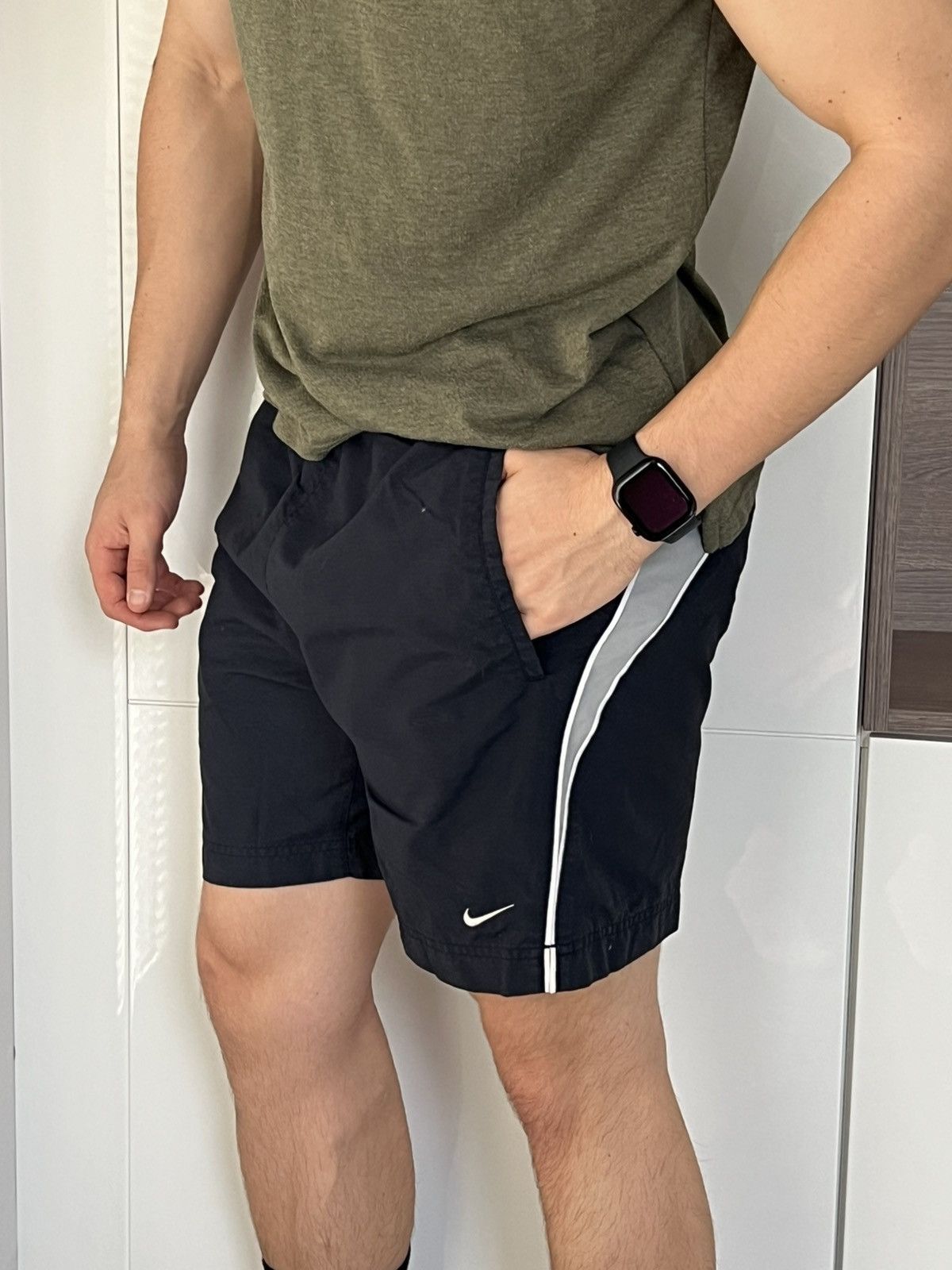 Nike × Vintage ‼️Vintage Nike Nylon Knited Swoosh Logo Shorts ‼️ Size US 36 / EU 52 - 9 Thumbnail