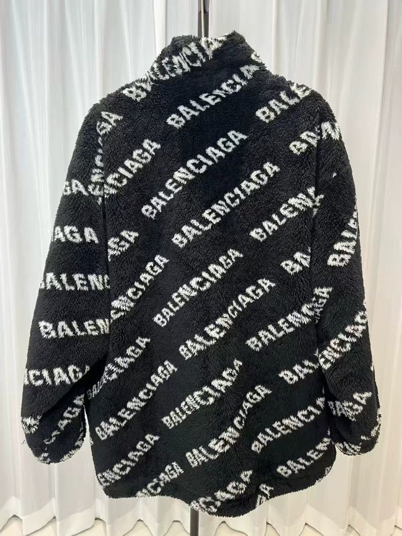Balenciaga Balenciaga size 34 Printed Teddy Fur Coat Size M / US 6-8 / IT 42-44 - 2 Thumbnail