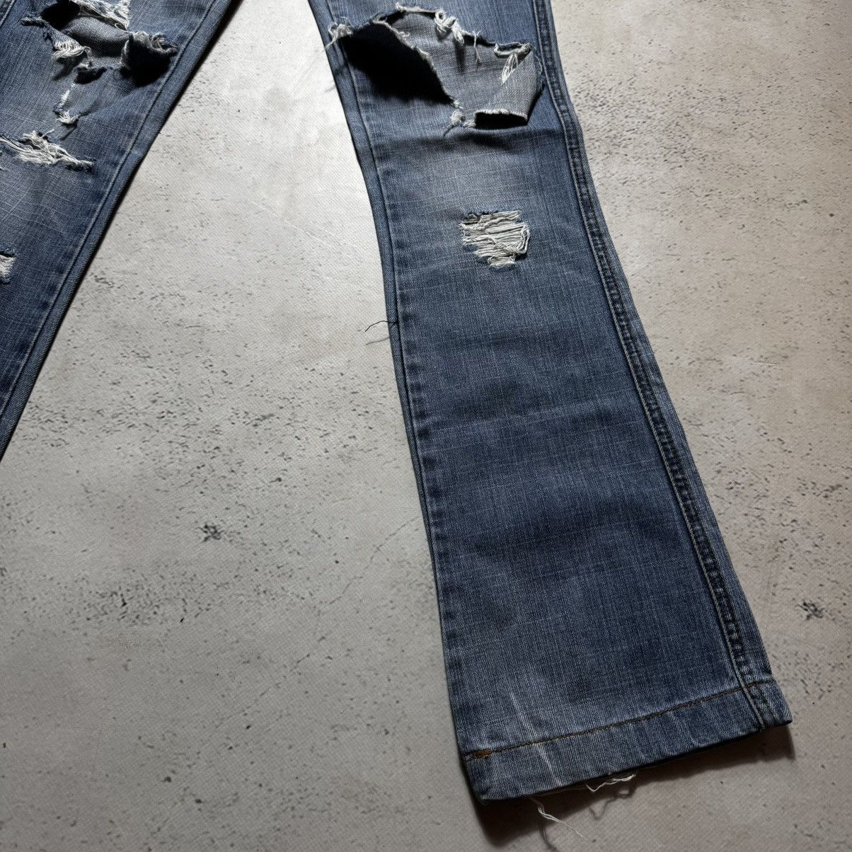 Dolce & Gabbana flared dolce gabbana distressed jeans with big logo Size 26" / US 2 / IT 38 - 9 Thumbnail