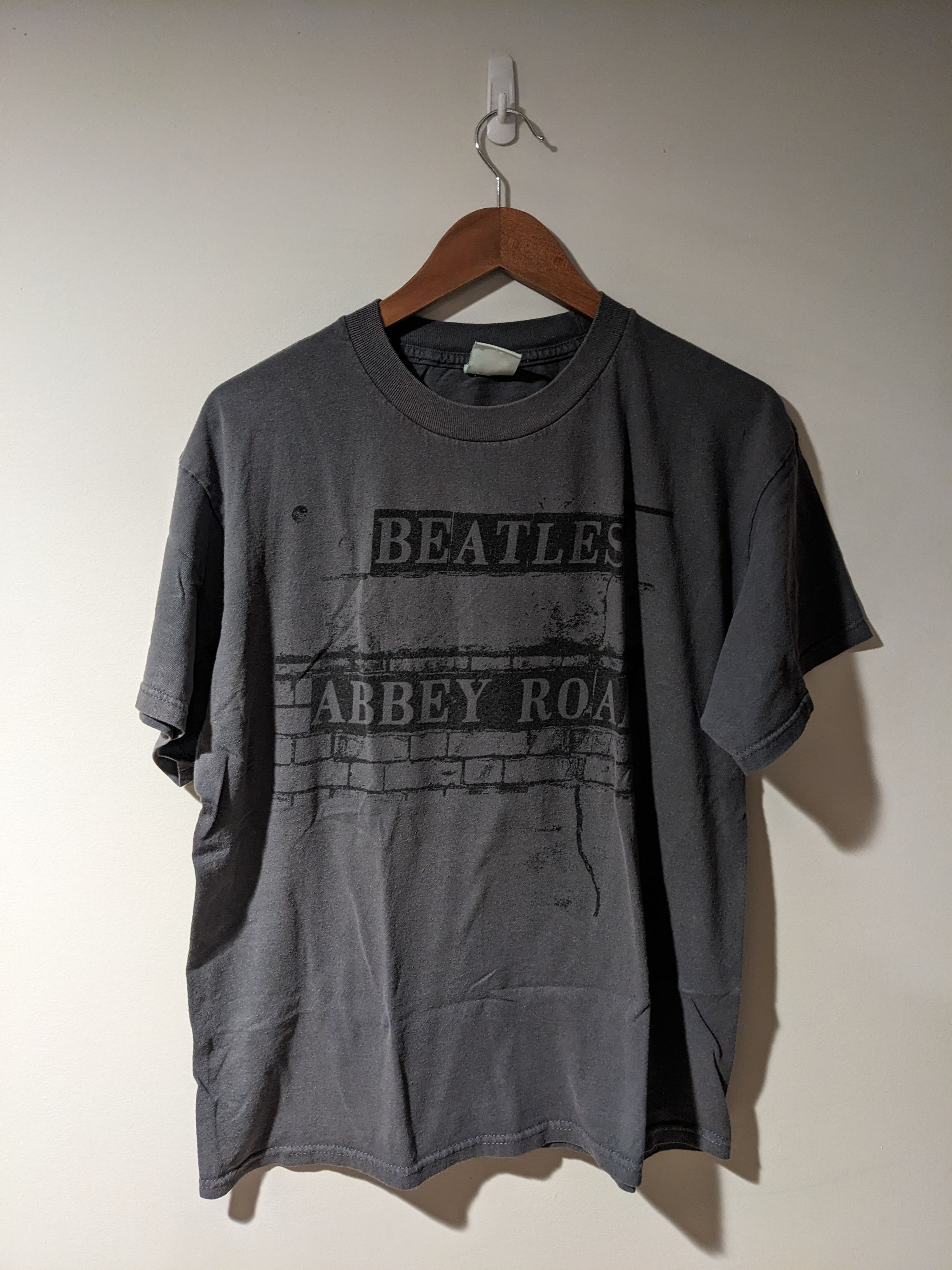 Band Tees × Vintage Vintage 2005 The Beatles Abbey Road Band Tour Medium T-Shirt Size US M / EU 48-50 / 2 - 1 Thumbnail