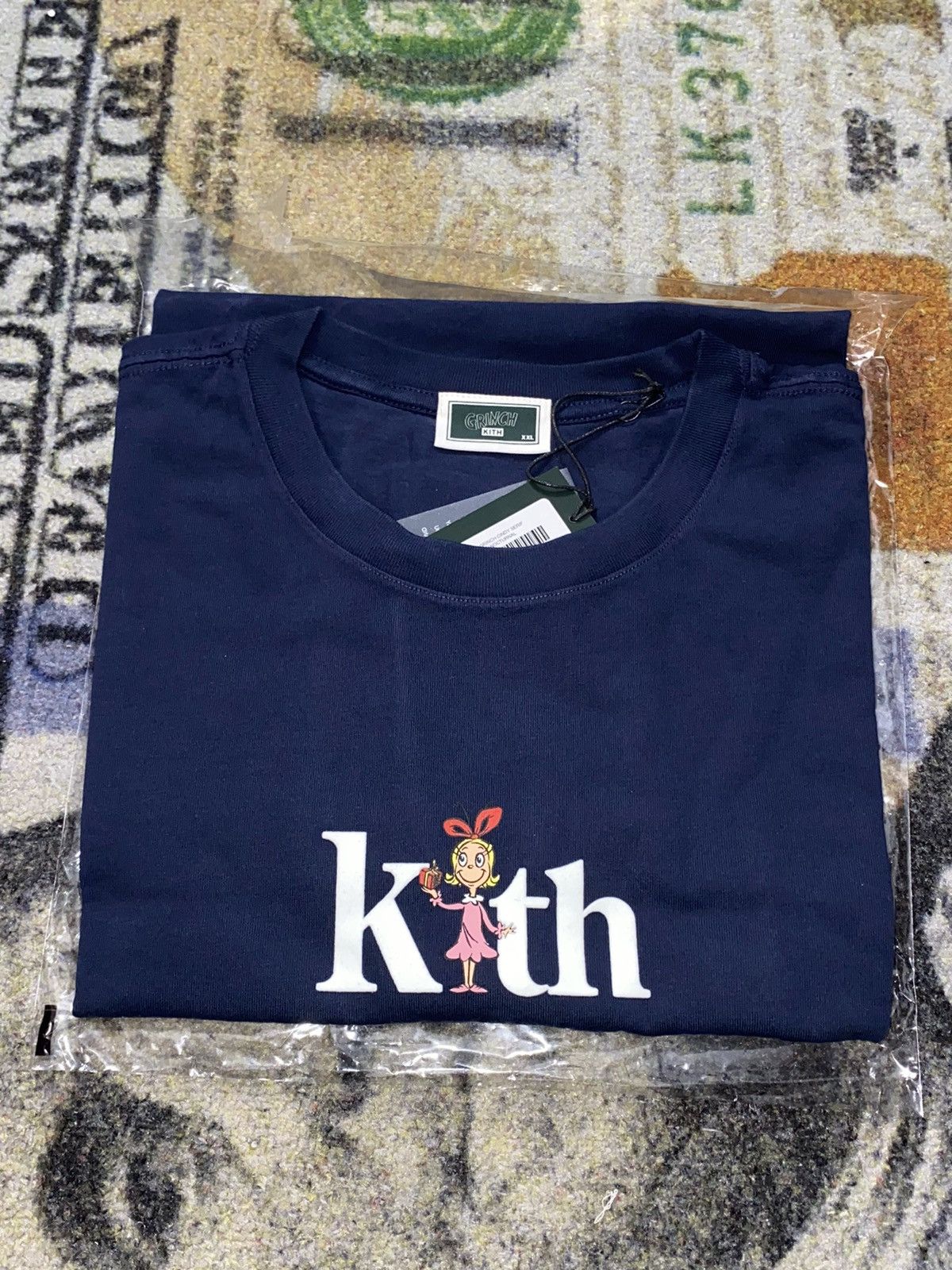 Kith Kith x The Grinch Cindy Sherif Tee Nocturnal Size US XXL / EU 58 / 5 - 1 Thumbnail