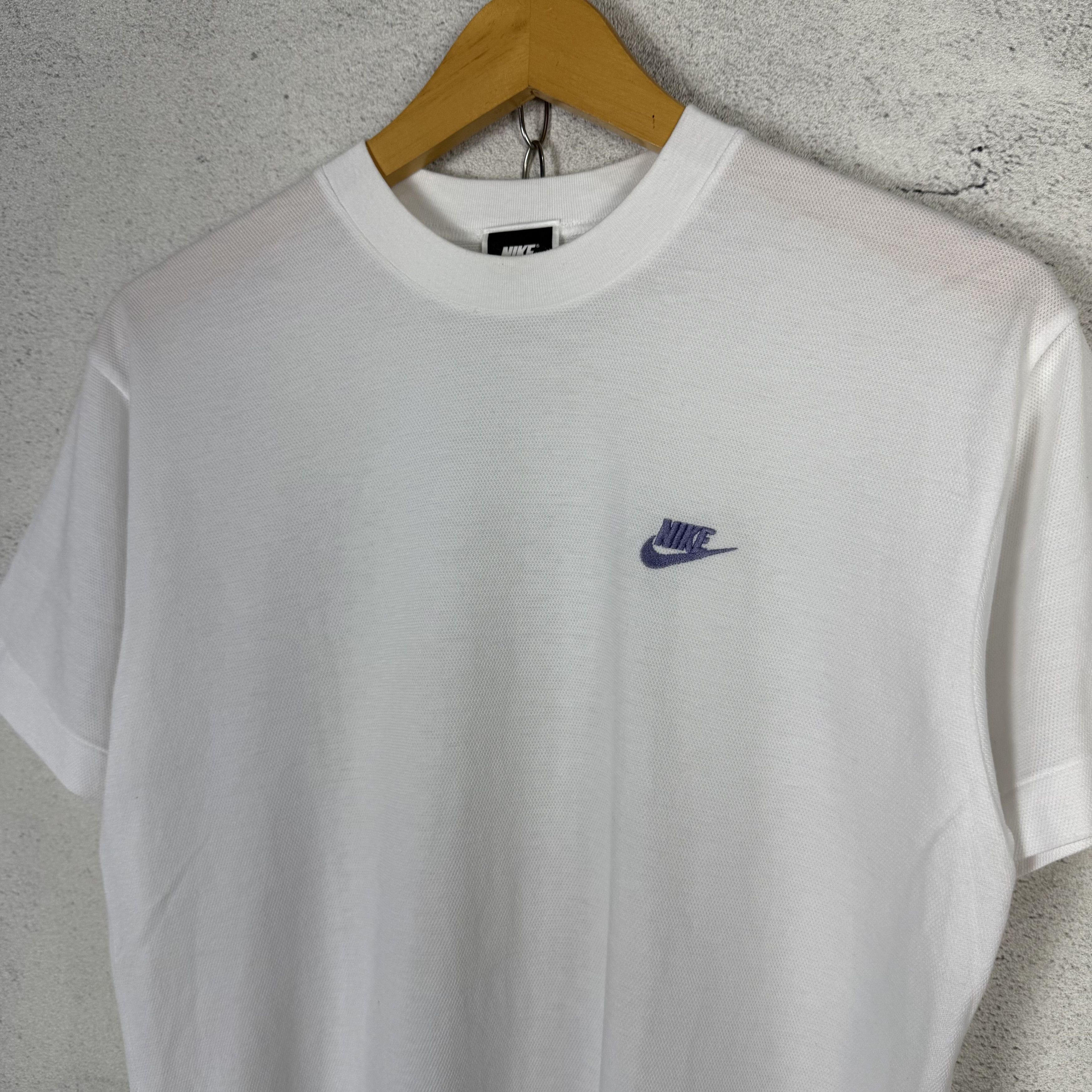 Nike Vintage Nike Swoosh Tshirt Size US M / EU 48-50 / 2 - 2 Thumbnail