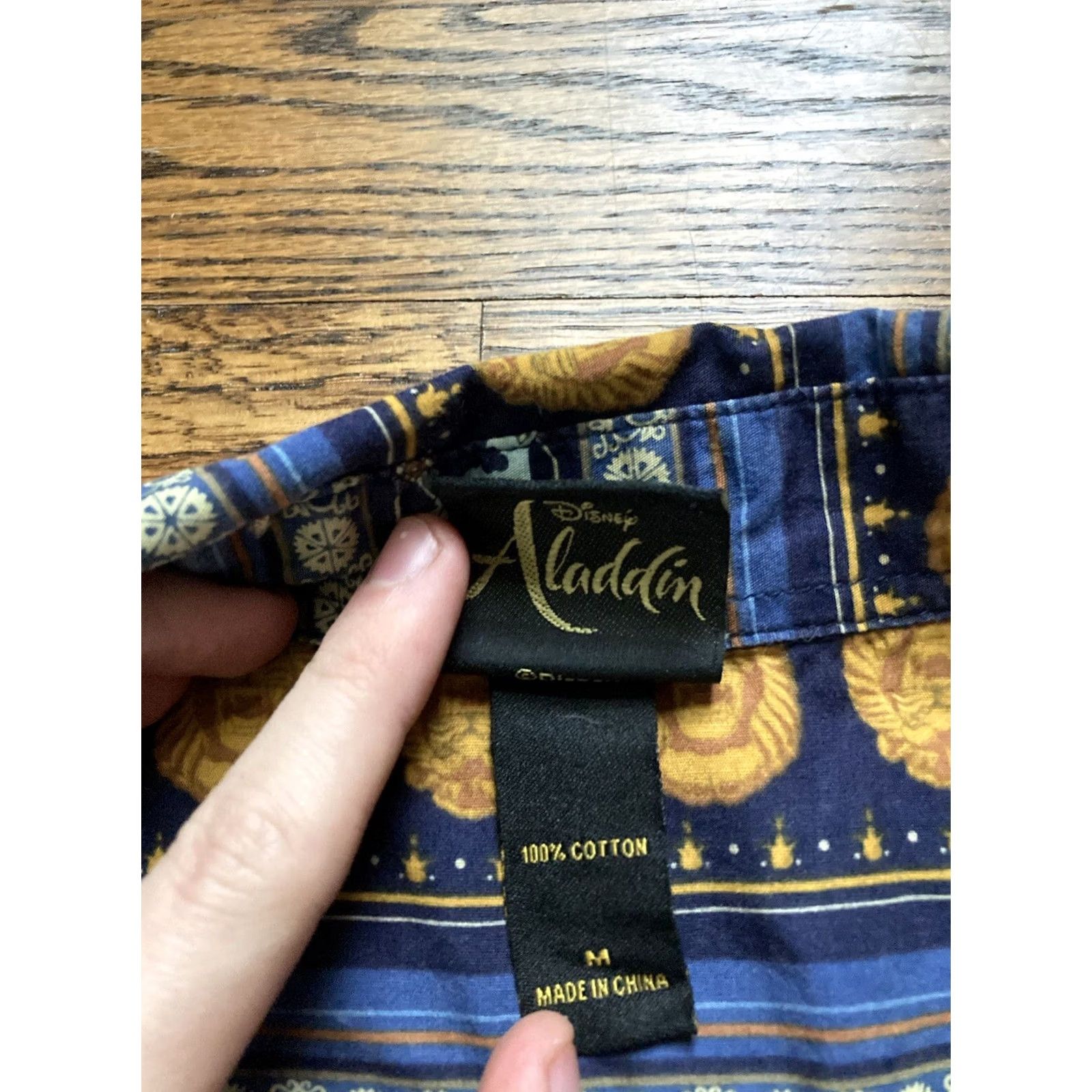 Disney Disney Aladdin Shirt Men M AOP Camp Hawaiian Button Up Short Sleeve Blue Graphic Print Hawaiian Theme 90s? Size US M / EU 48-50 / 2 - 6 Thumbnail