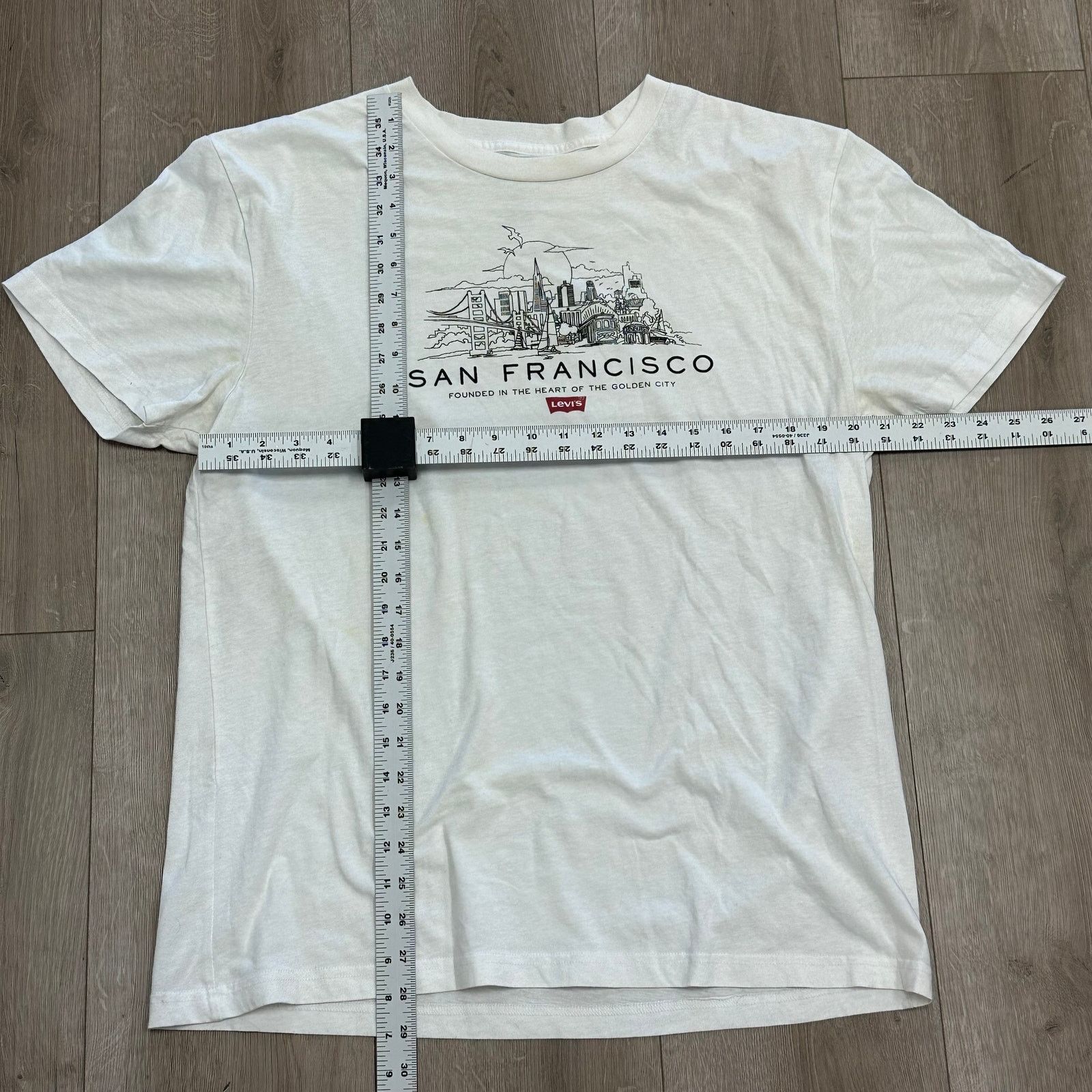 Levi's Levi's San Francisco destination tee T Shirt size XL B18 Size US XL / EU 56 / 4 - 8 Thumbnail