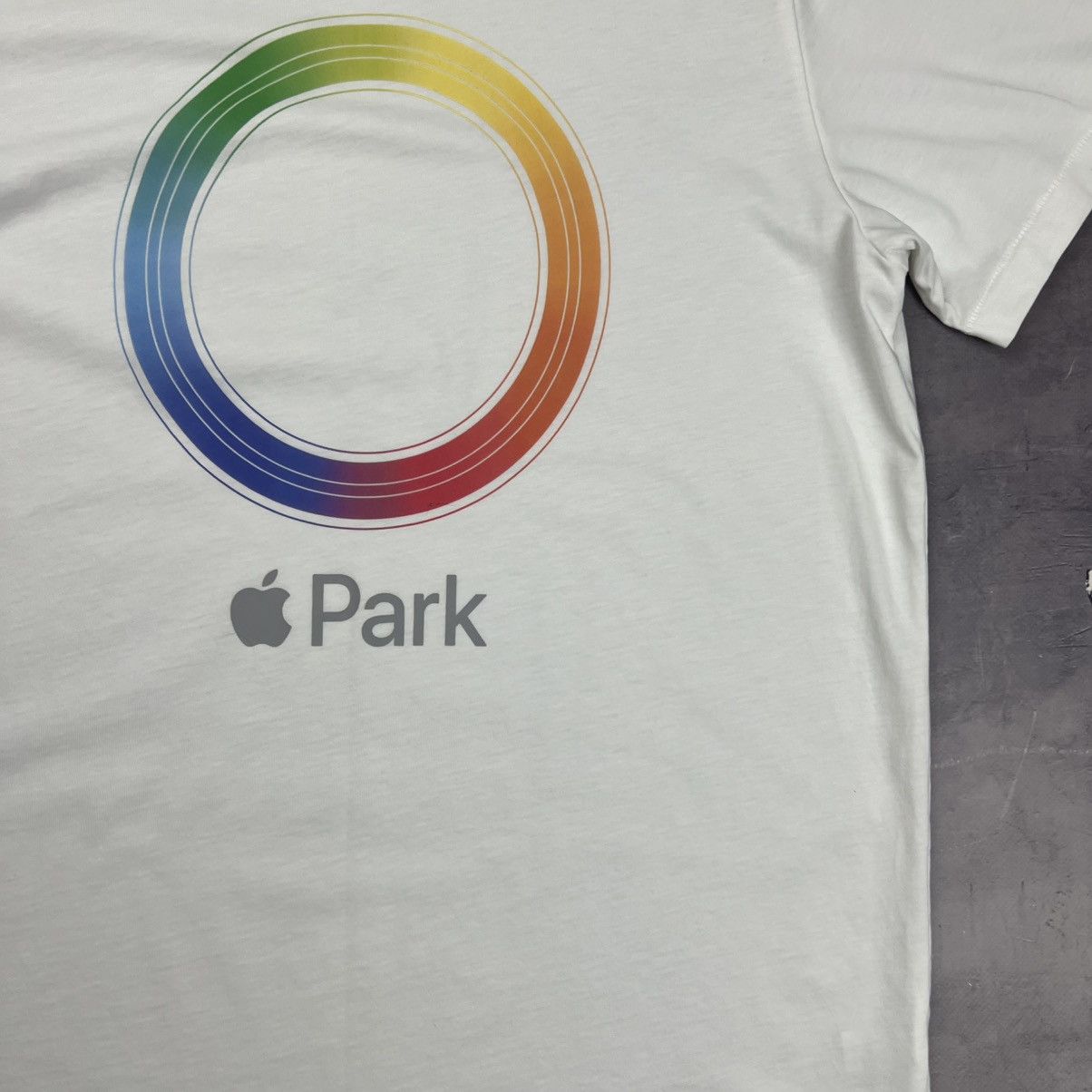 Apple Rare! Apple Park California 95014 Vintage Tee 00s Size US M / EU 48-50 / 2 - 12 Thumbnail