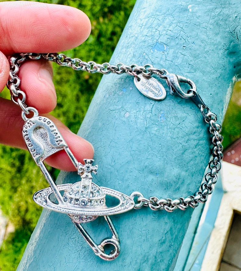 Vivienne Westwood Vivienne Westwood Saturn Brooch Bracelet Size ONE SIZE - 1 Thumbnail