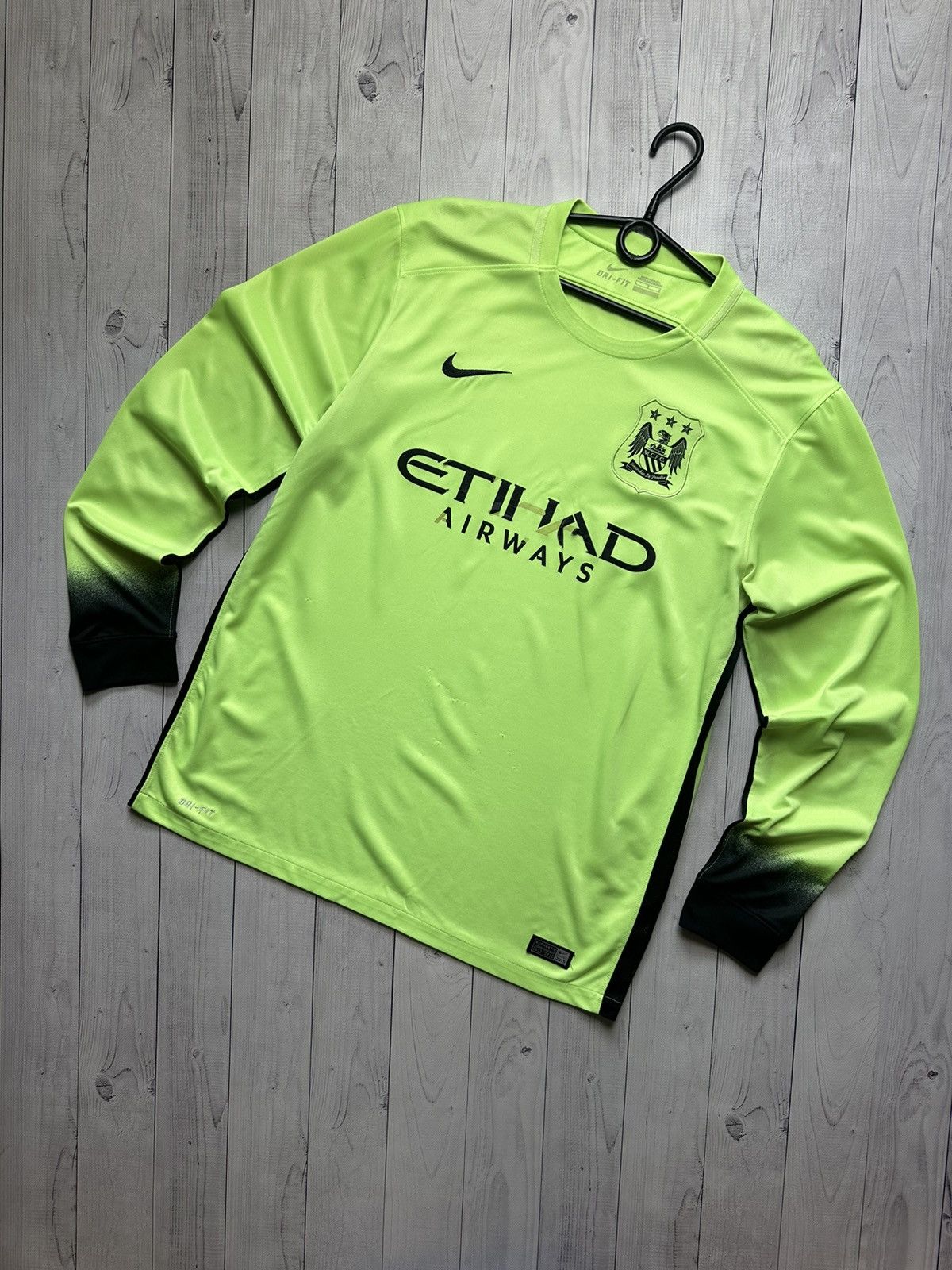 Nike × Vintage Vintage Nike Manchester City yellow size L long sleeve L Size US L / EU 52-54 / 3 - 1 Thumbnail