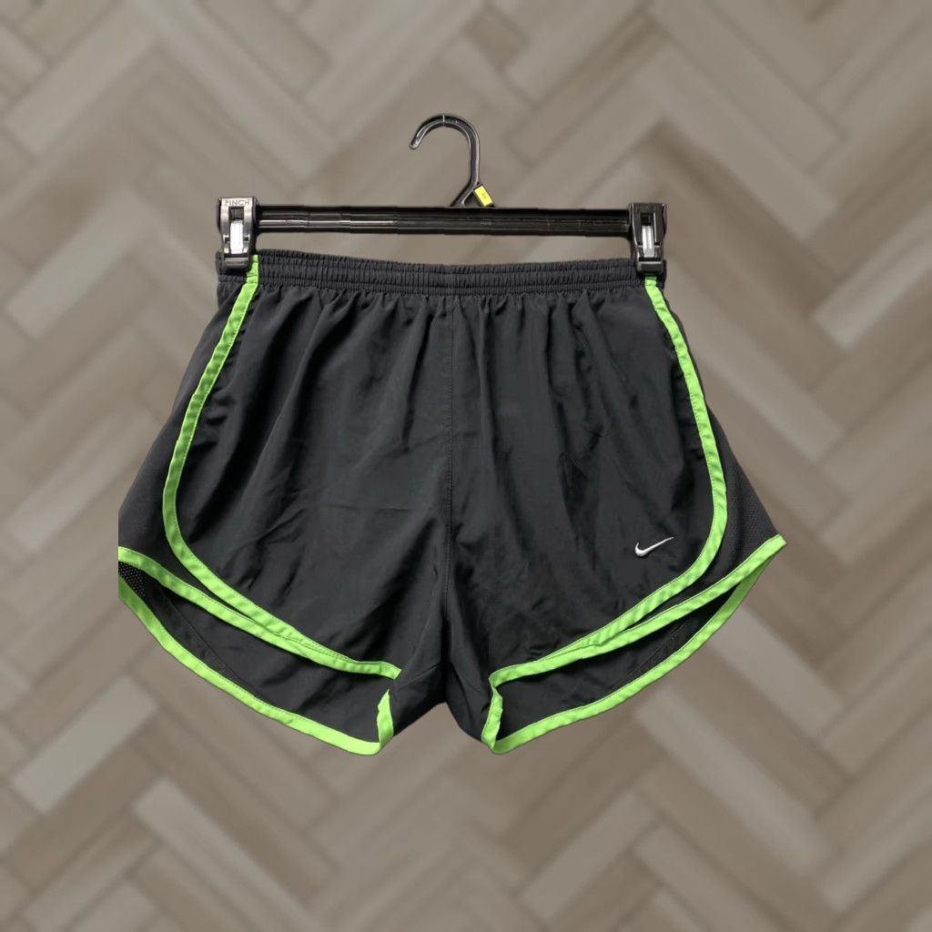 Nike Nike Running Shorts Women's Size S Black Lightweight 154-31 Size 28" / US 6 / IT 42 - 1 Thumbnail