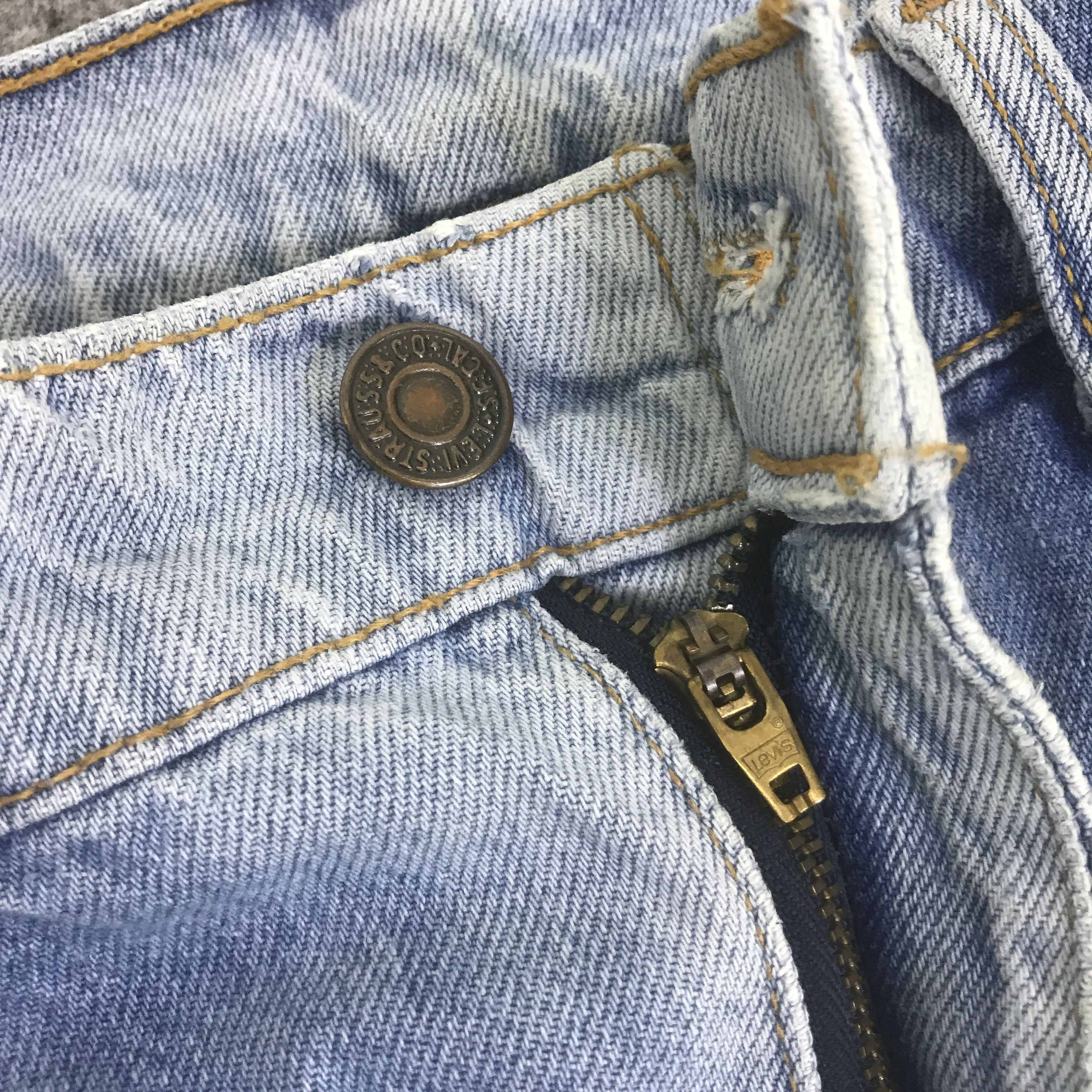 Levi's LEVI'S 510 DISTRESSED JEANS LIGHT WASH DENIM K129B15 Size US 28 / EU 44 - 11 Thumbnail