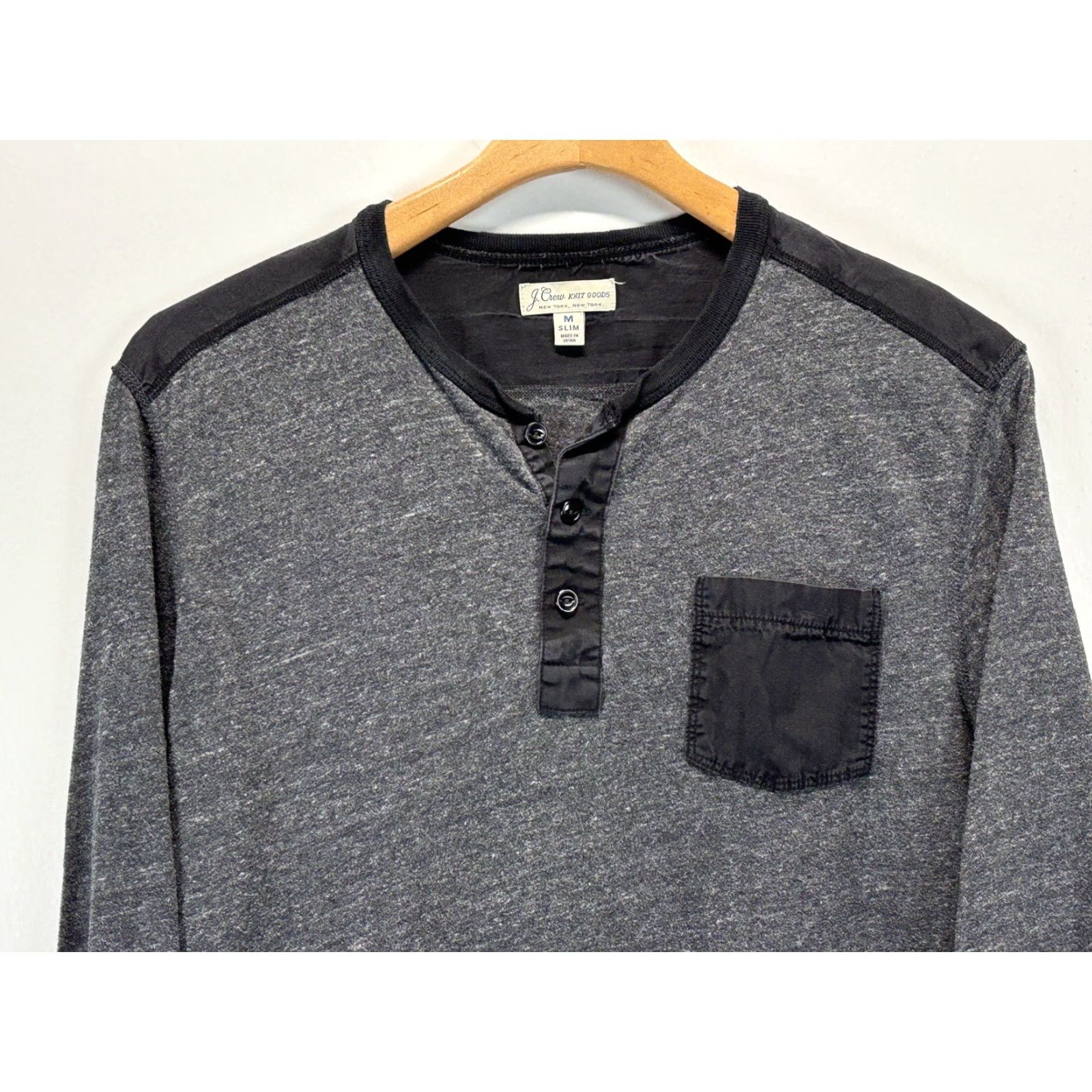J.Crew Men’s J. Crew Knit Goods Henley Short Sz Medium Slim Fit Grey Black Size US 31 - 3 Thumbnail