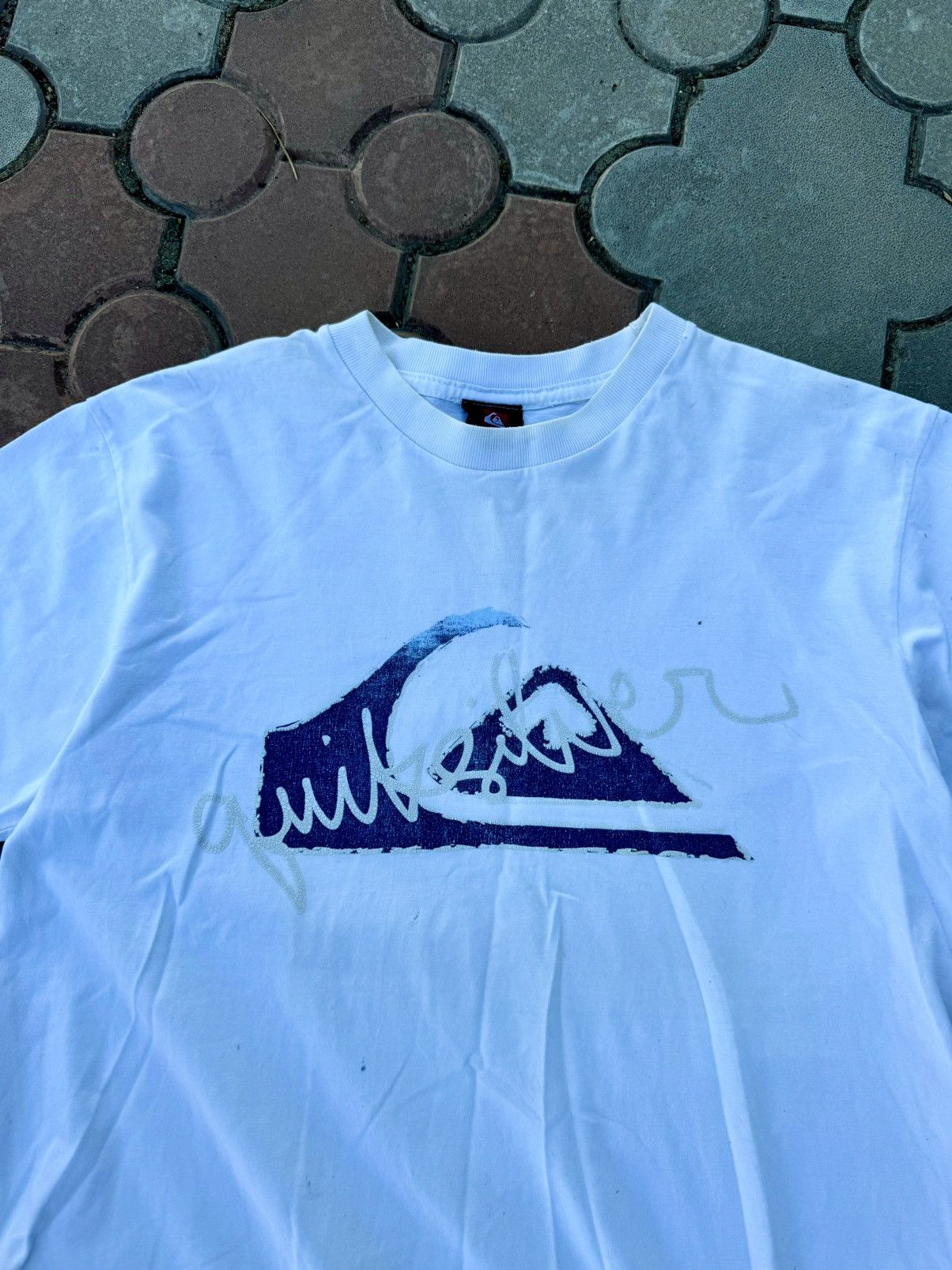 Quiksilver Vintage Quiksilver Distressed Big Logo Tee Shirt Surf Size US L / EU 52-54 / 3 - 3 Thumbnail