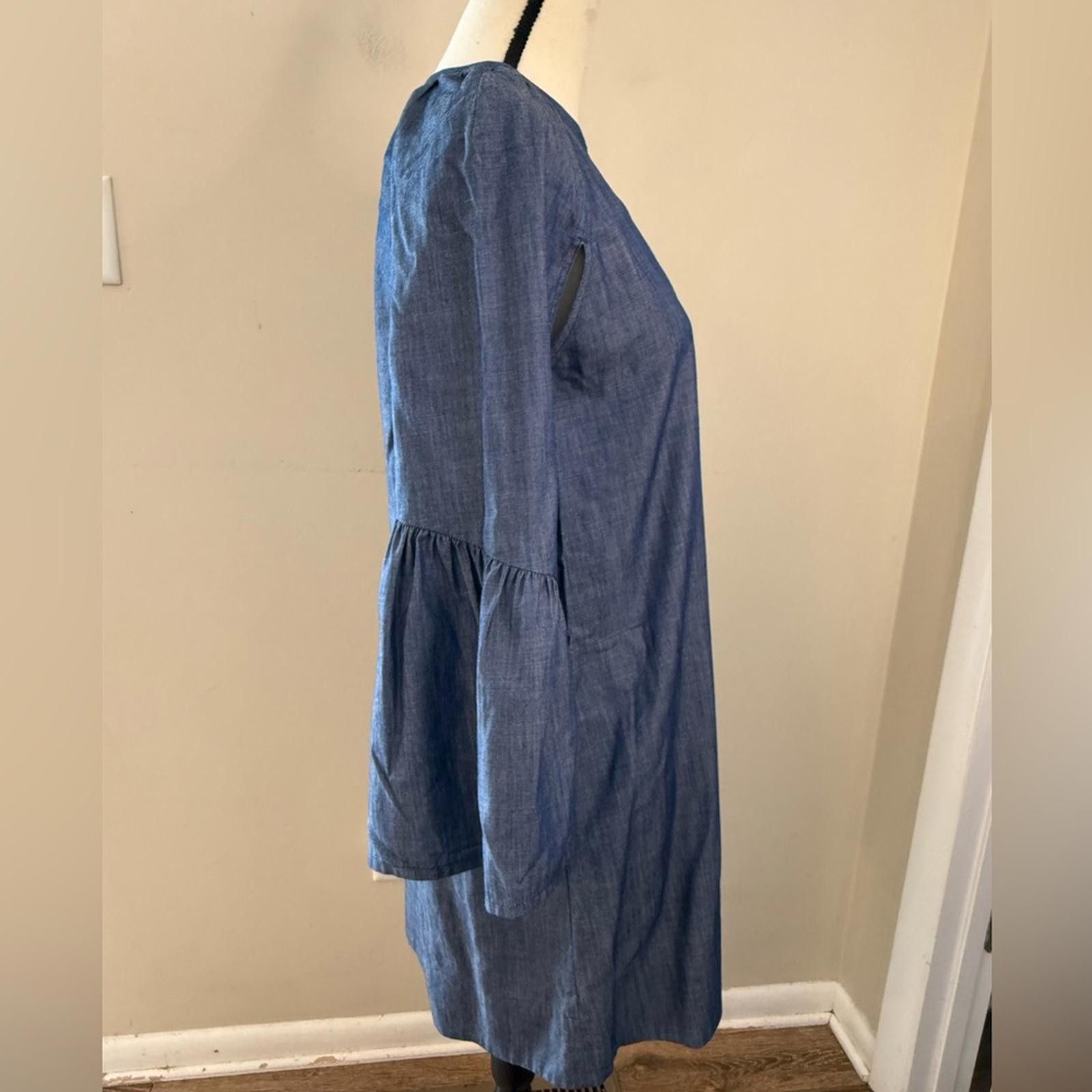 Bcbgmaxazria BCBGMAxazria denim midi shift dress crop bell sleeves SZ XS Size XS / US 0-2 / IT 36-38 - 2 Thumbnail