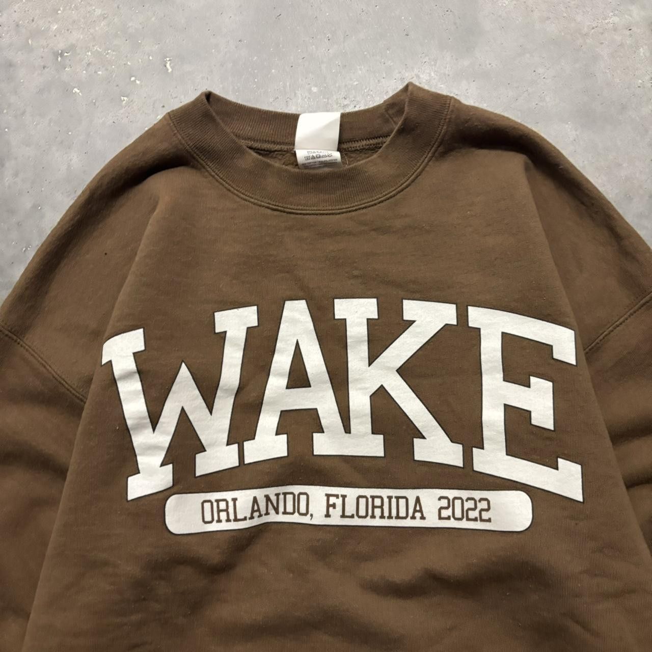 Japanese Brand × Vintage Crazy Vintage Y2K/2000s Brown Wake Spellout Streetwear Essential Crewneck! Size US M / EU 48-50 / 2 - 2 Thumbnail