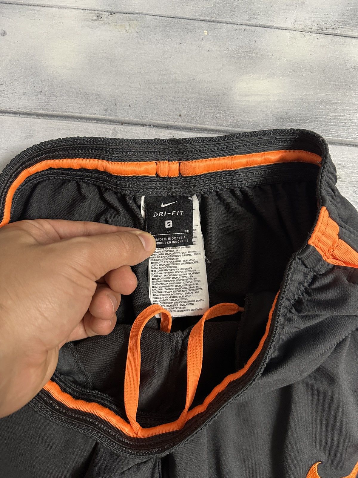 Nike Nike Cycling Shorts Size S Black Orange Size US 30 / EU 46 - 8 Thumbnail
