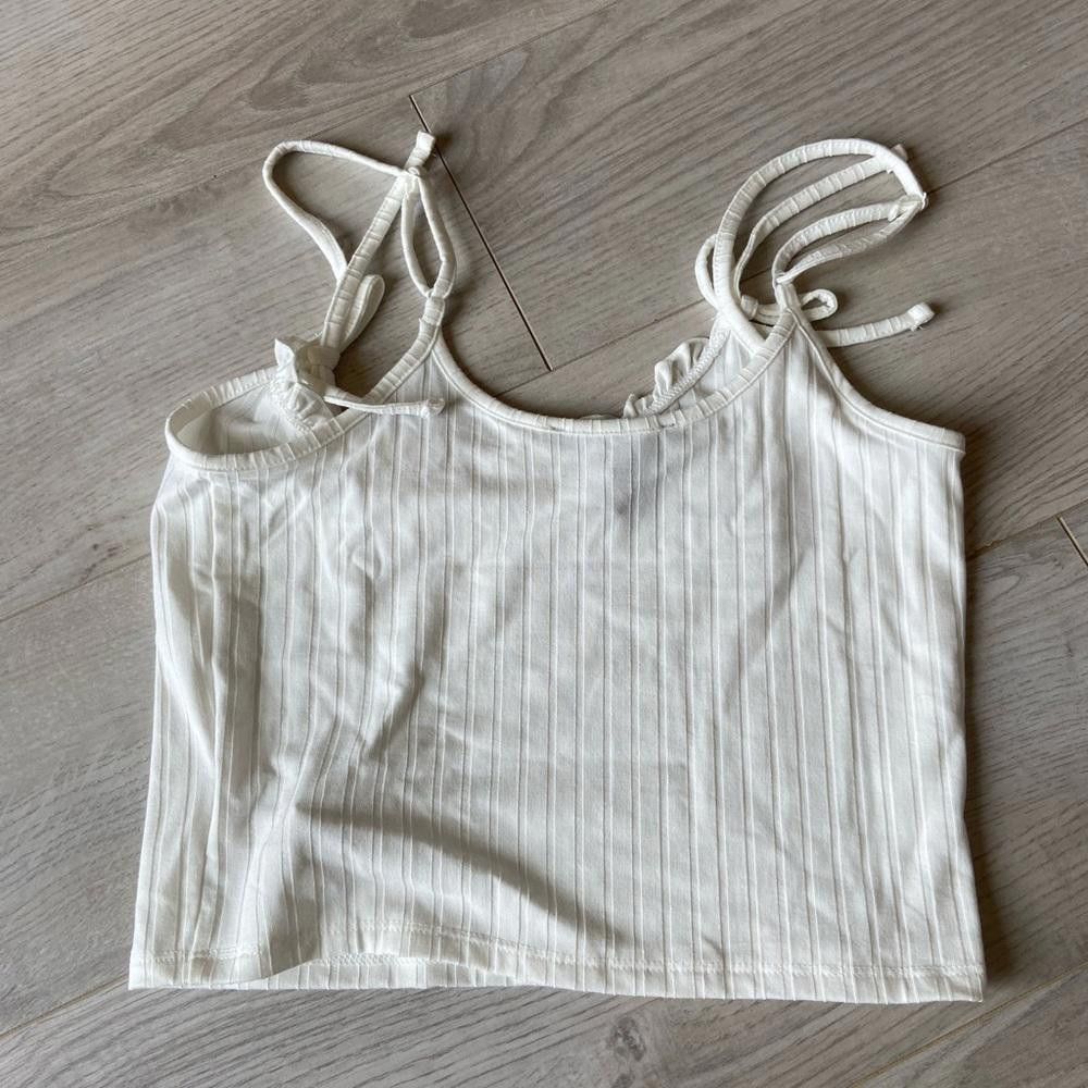 Designer Stylish White Ribbed Crop Top with Ruffle Detailing Size M / US 6-8 / IT 42-44 - 3 Thumbnail
