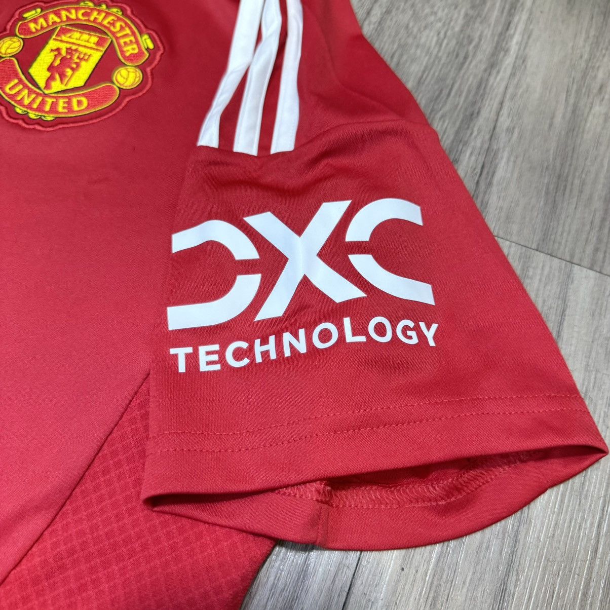 Adidas Manchester United 24/25 home shirt #6 Martinez Size US L / EU 52-54 / 3 - 5 Thumbnail
