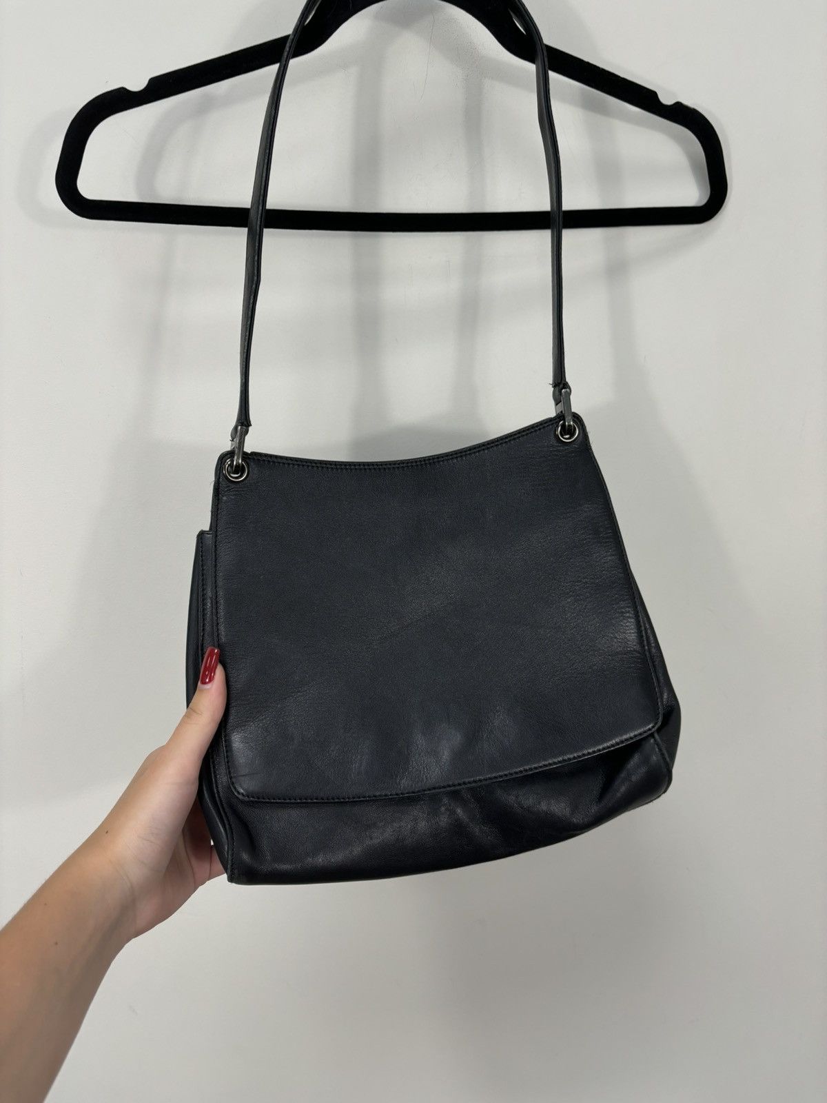 Bally Bally Black Classic Leather Shoulder Bag Size ONE SIZE - 2 Thumbnail