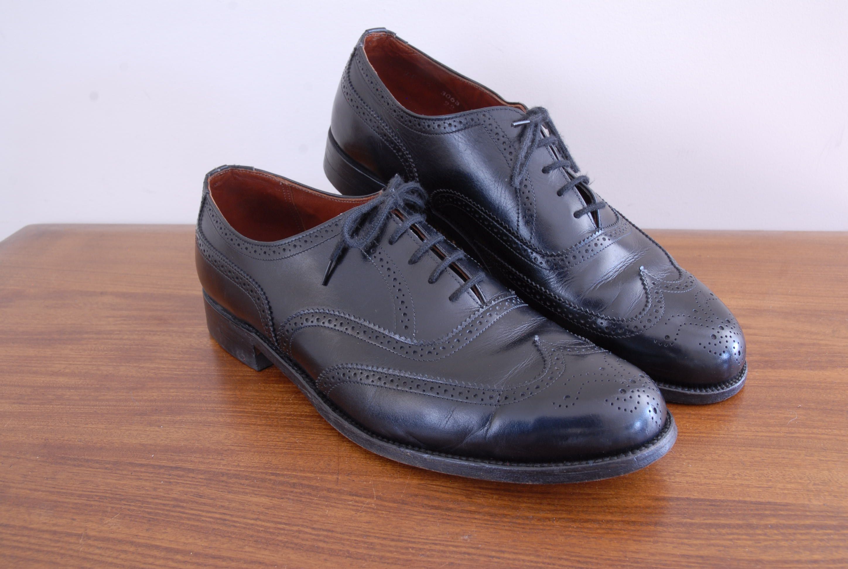 Vintage Extra-Wide Hartt Oxford wingtips Size US 11 / EU 44 - 1 Thumbnail
