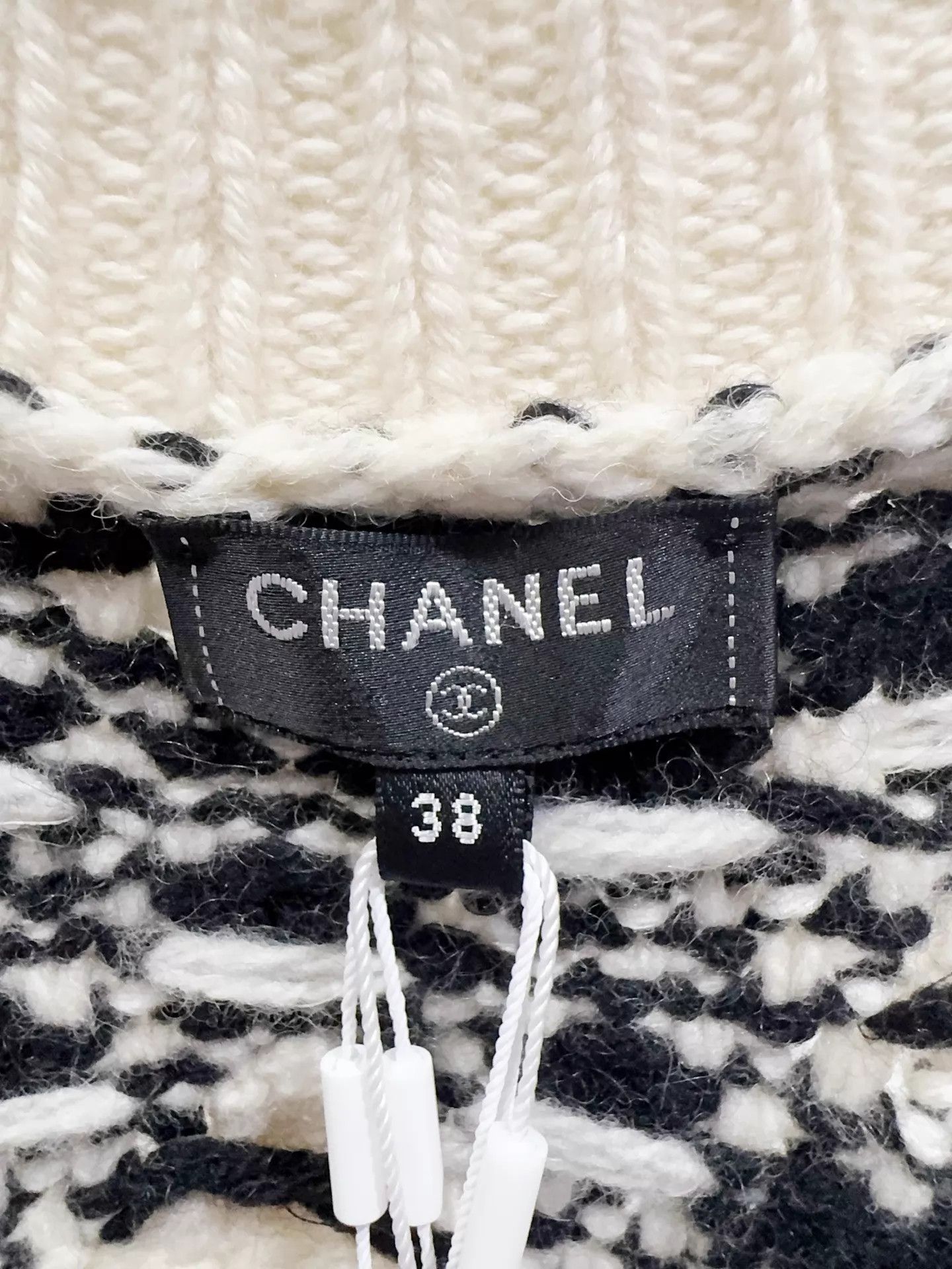Chanel Chanel Women's 21A Black & White Floral Vest 38 new with tags Size S / US 4 / IT 40 - 2 Thumbnail