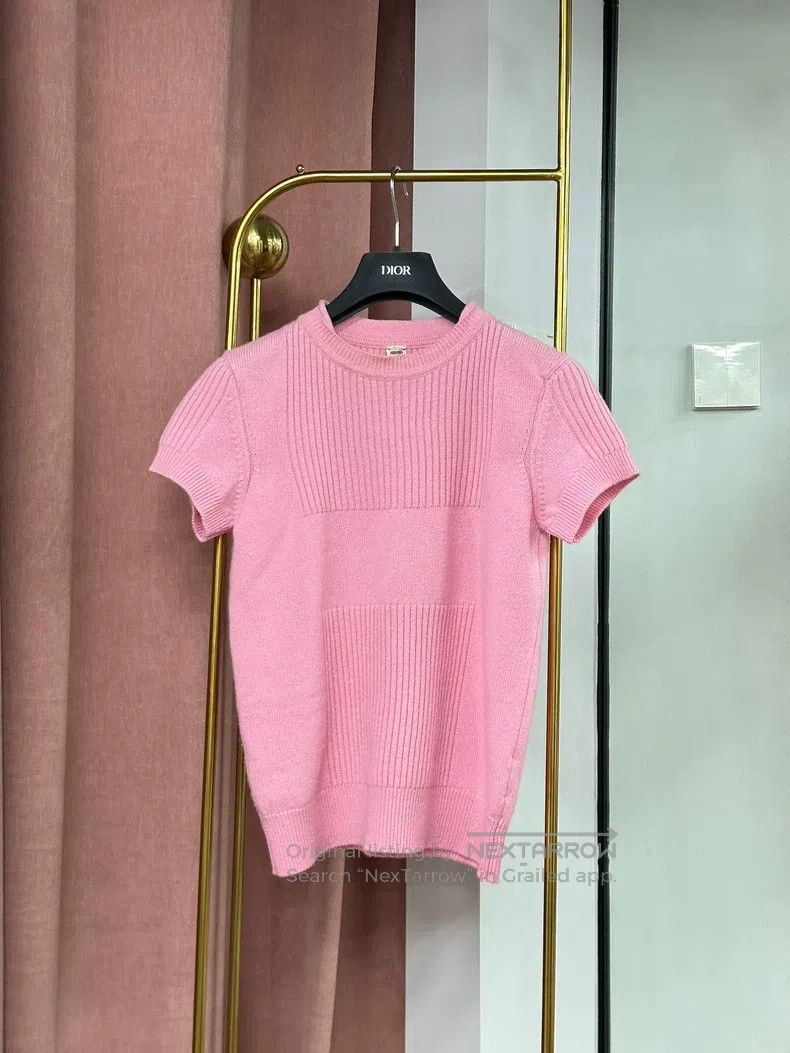 Hermes Hermes Pink Cashmere Knit Short Sleeve Top Size XS / US 0-2 / IT 36-38 - 1 Thumbnail