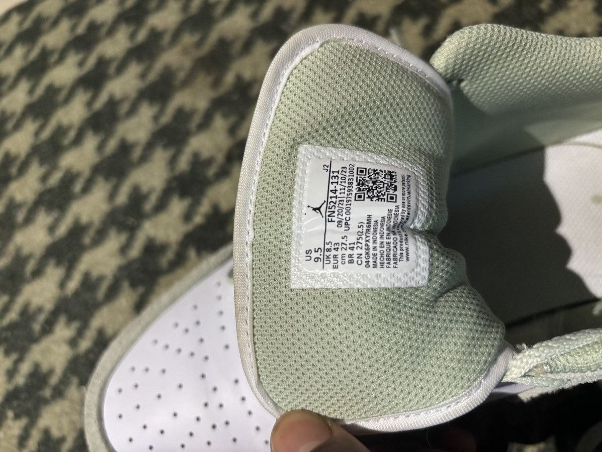 Jordan Brand Jordan 1 Low Seafoam SE Size US 9.5 / EU 42-43 - 5 Thumbnail