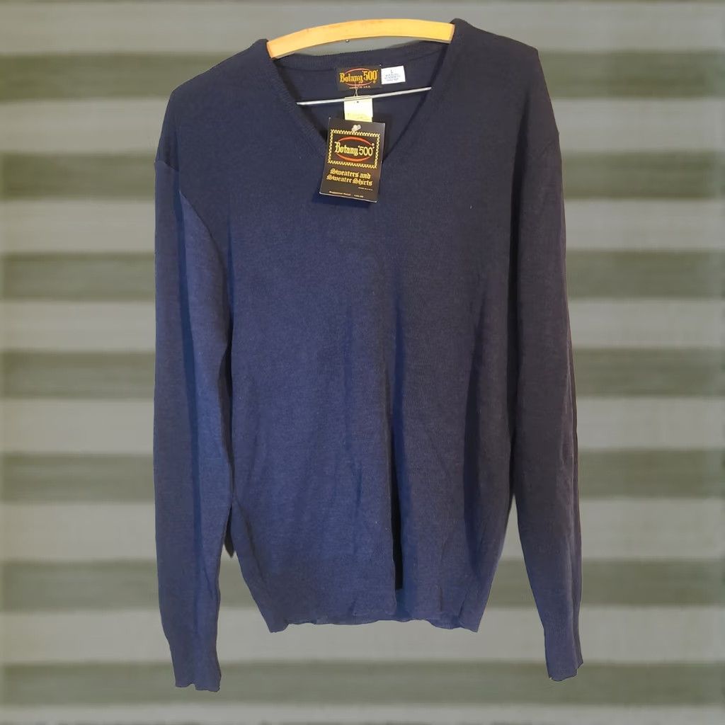 Vintage VINTAGE Botany 500 Mens Sweater NWT Navy Pullover Crew Neck Long Sleeve 90s All Seasons Knit Acrylic Ragged Size US L / EU 52-54 / 3 - 1 Thumbnail