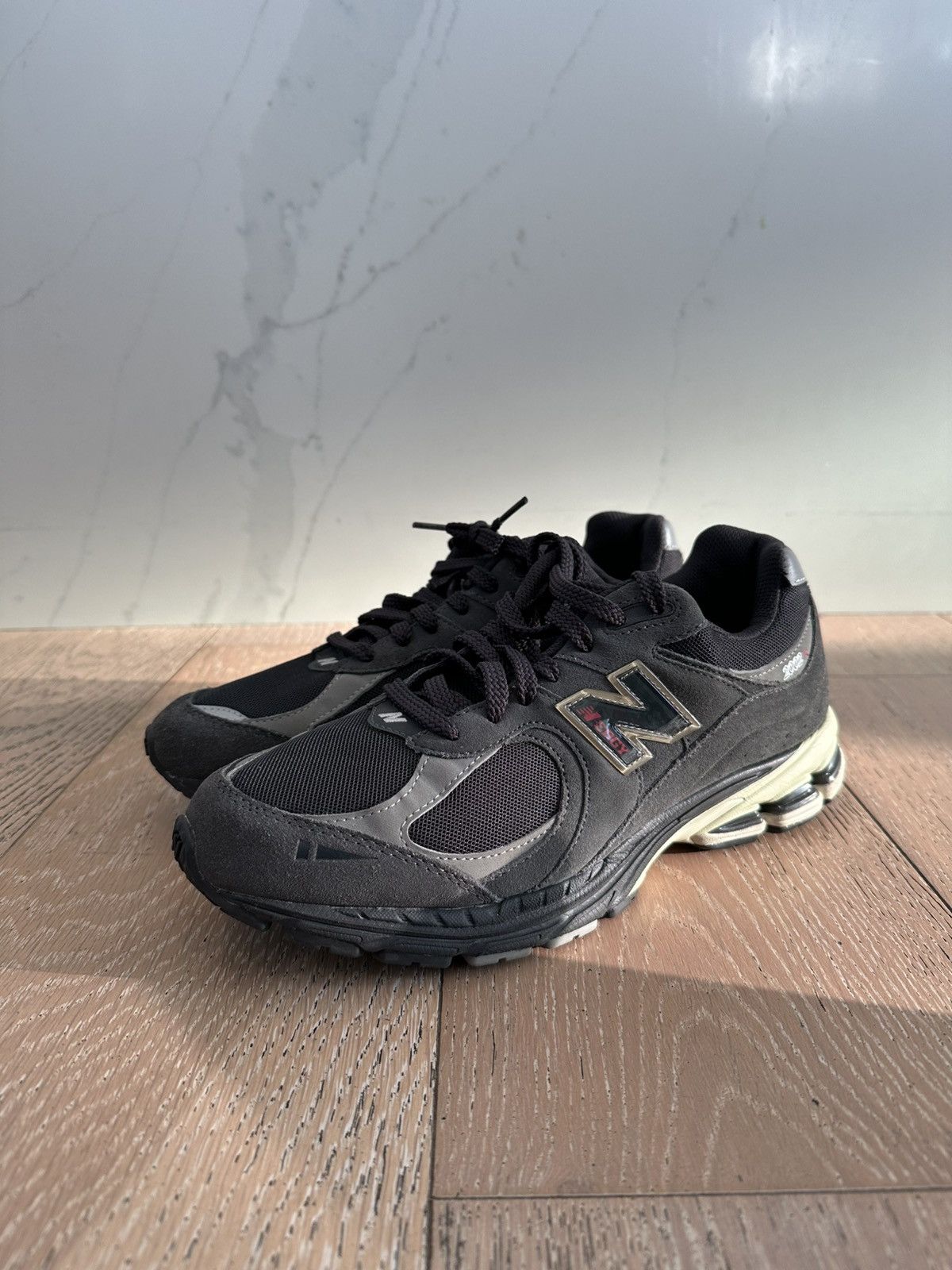 New Balance New Balance 2002R Black Grey Size US 9 / EU 42 - 1 Thumbnail