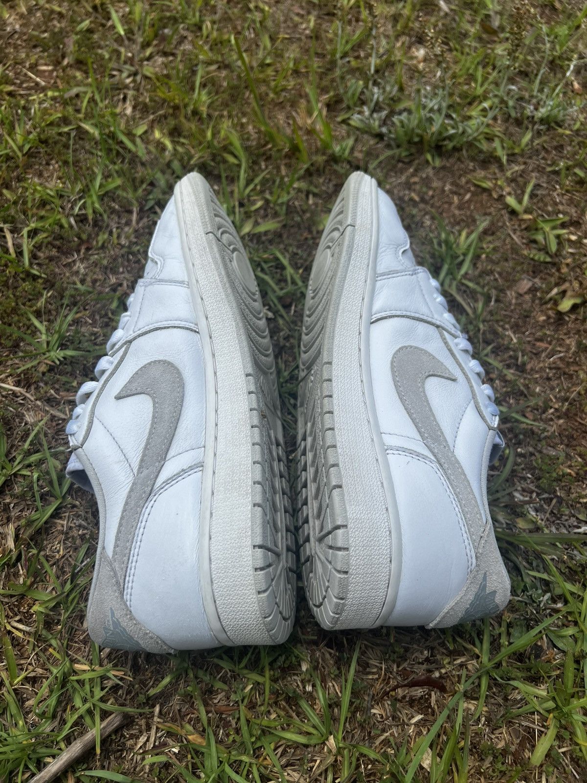 Jordan Brand CLEAN Air Jordan 1 Low size 9.5 Mens Neutral Grey Retro Size US 9.5 / EU 42-43 - 6 Thumbnail