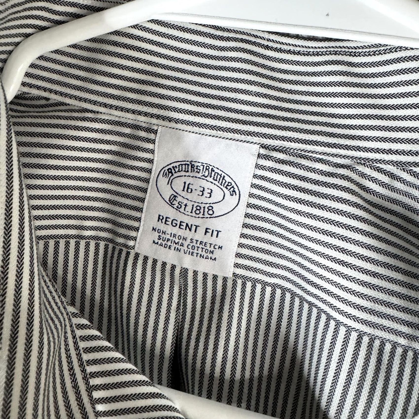 Brooks Brothers Brooks Brothers Shirt Mens 16 32/33 Gray Stripe Regent Non Iron Supima Cotton Dress Shirt Size US L / EU 52-54 / 3 - 7 Thumbnail