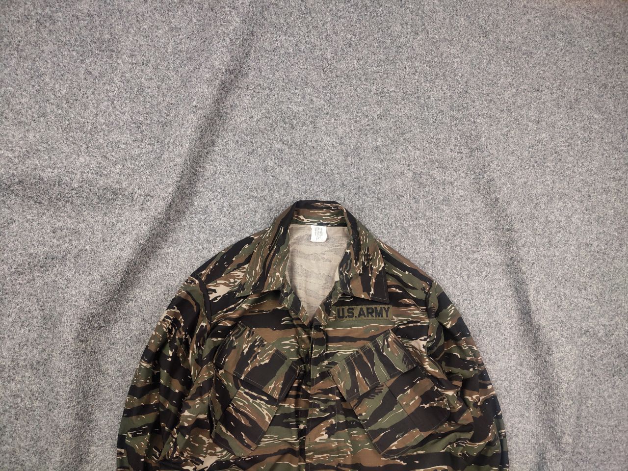 Vintage Vintage US Army Tiger Stripe Camo Combat Military Jacket Size US L / EU 52-54 / 3 - 1 Thumbnail