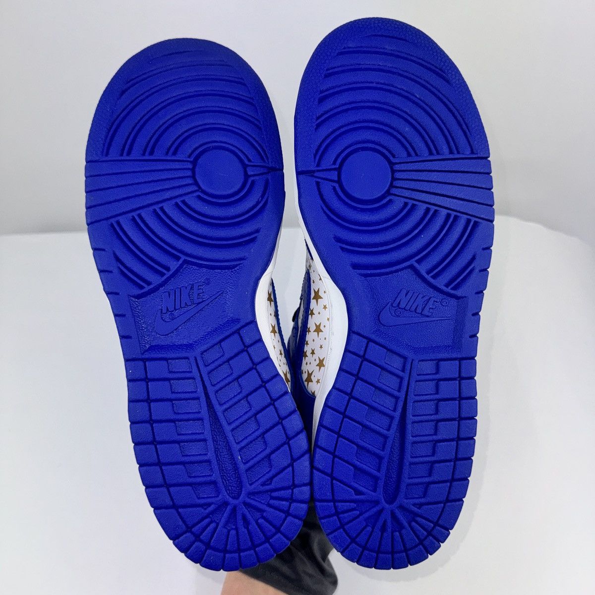 Nike × Supreme NIKE SB DUNK LOW OG QS STARS HYPER ROYAL 2021 Size US 9.5 / EU 42-43 - 5 Thumbnail