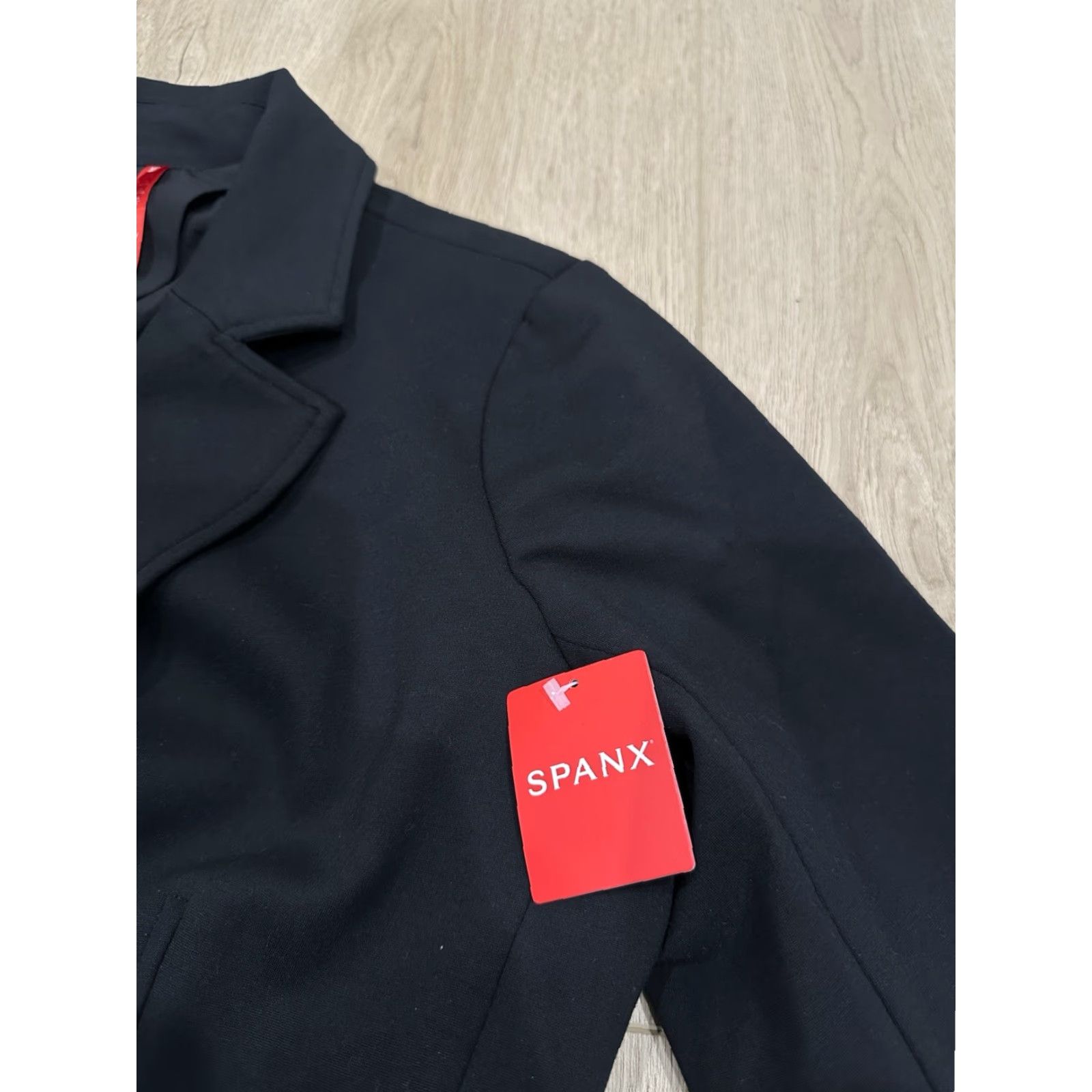 Spanx NWT Spanx Tailored Perfect Asymmetrical Blazer Classic Dark Black Size L Size L / US 10 / IT 46 - 6 Thumbnail