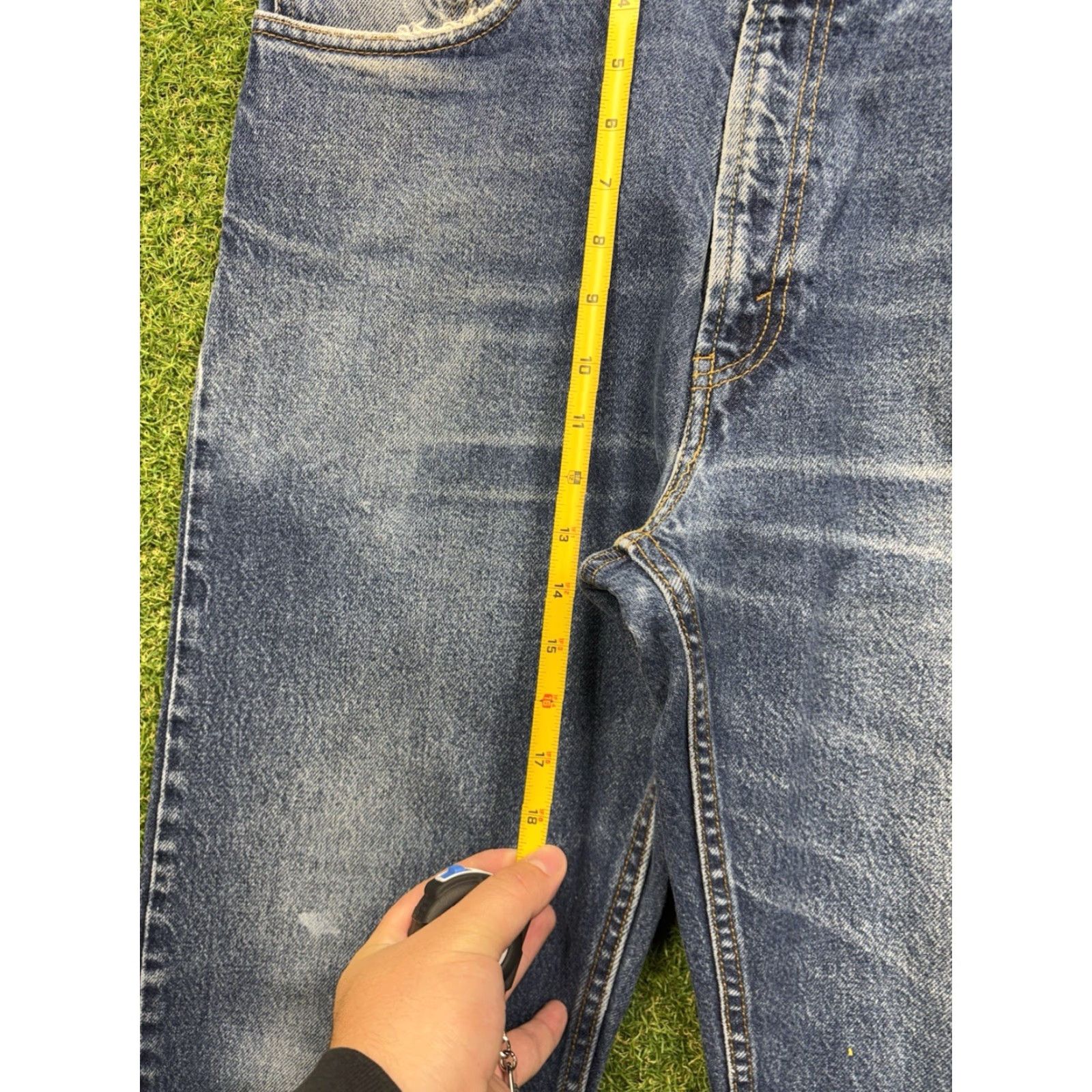 Levi's VINTAGE Levi's 505 Jeans Mens 36X32 Regular Blue Denim Straight Zip Fly Pockets 5-Pocket Design Size US 36 / EU 52 - 6 Thumbnail
